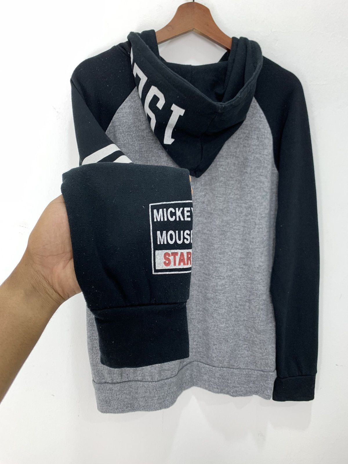 Disney × Japanese Brand × Mickey Mouse DISNEY MICKEY MOUSE Biglogo Raglan Sweatshirt Hoodie Jacket Size US M / EU 48-50 / 2 - 8 Thumbnail