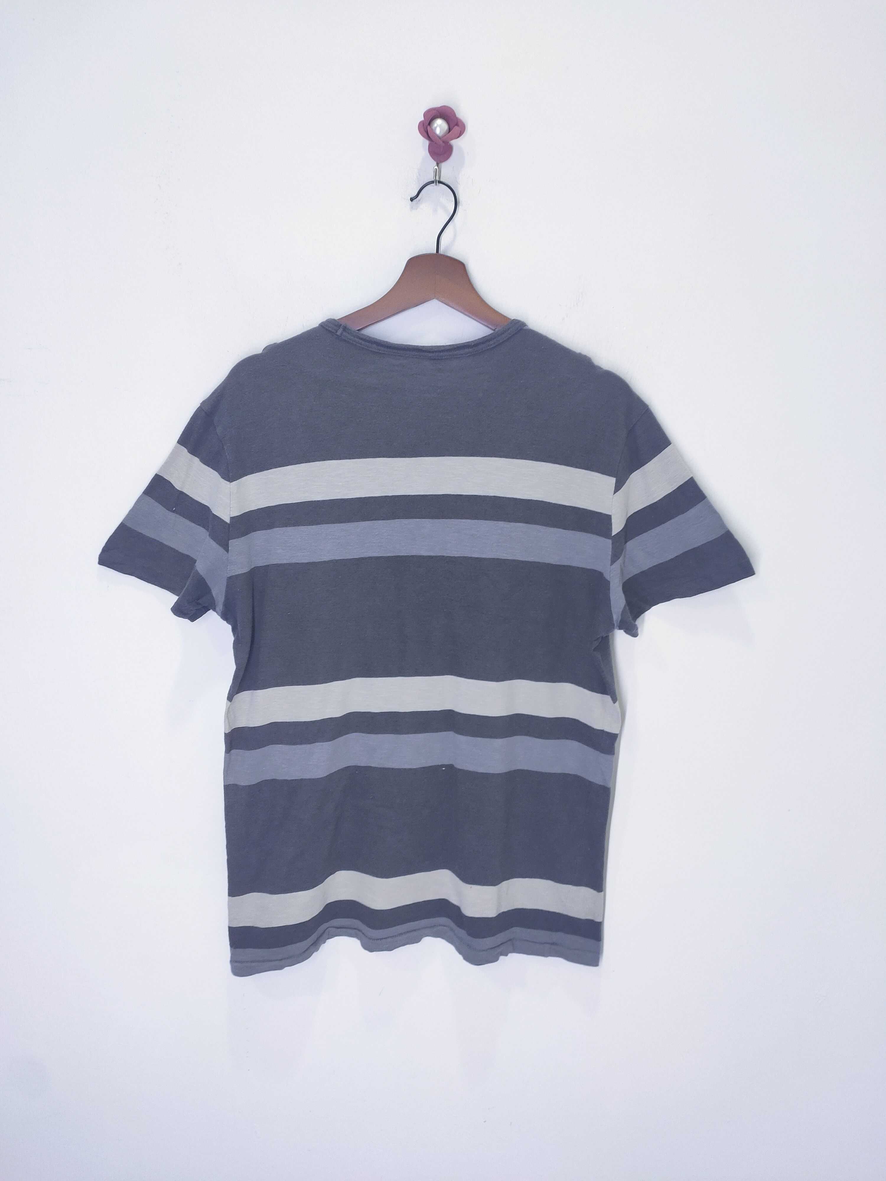 Gap × OVER THE STRiPES Vintage GAP Pocket Single Stitch Striped Streetwear Tshirt Size US M / EU 48-50 / 2 - 2 Thumbnail