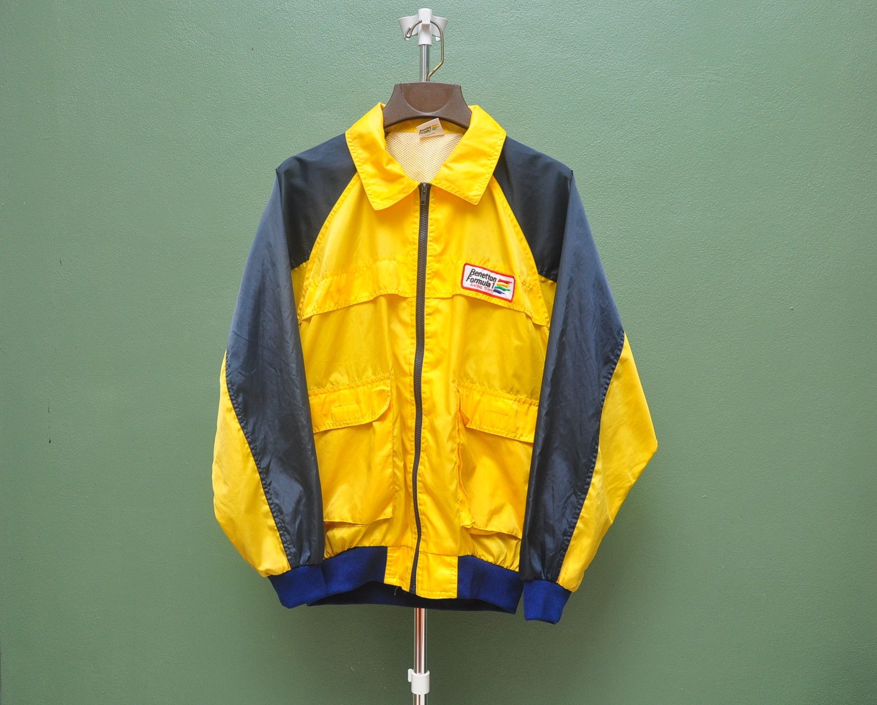 Benetton × Japanese Brand Vintage Benetton Formula 1 Streetwear Windbreaker Sweater Size US L / EU 52-54 / 3 - 2 Thumbnail