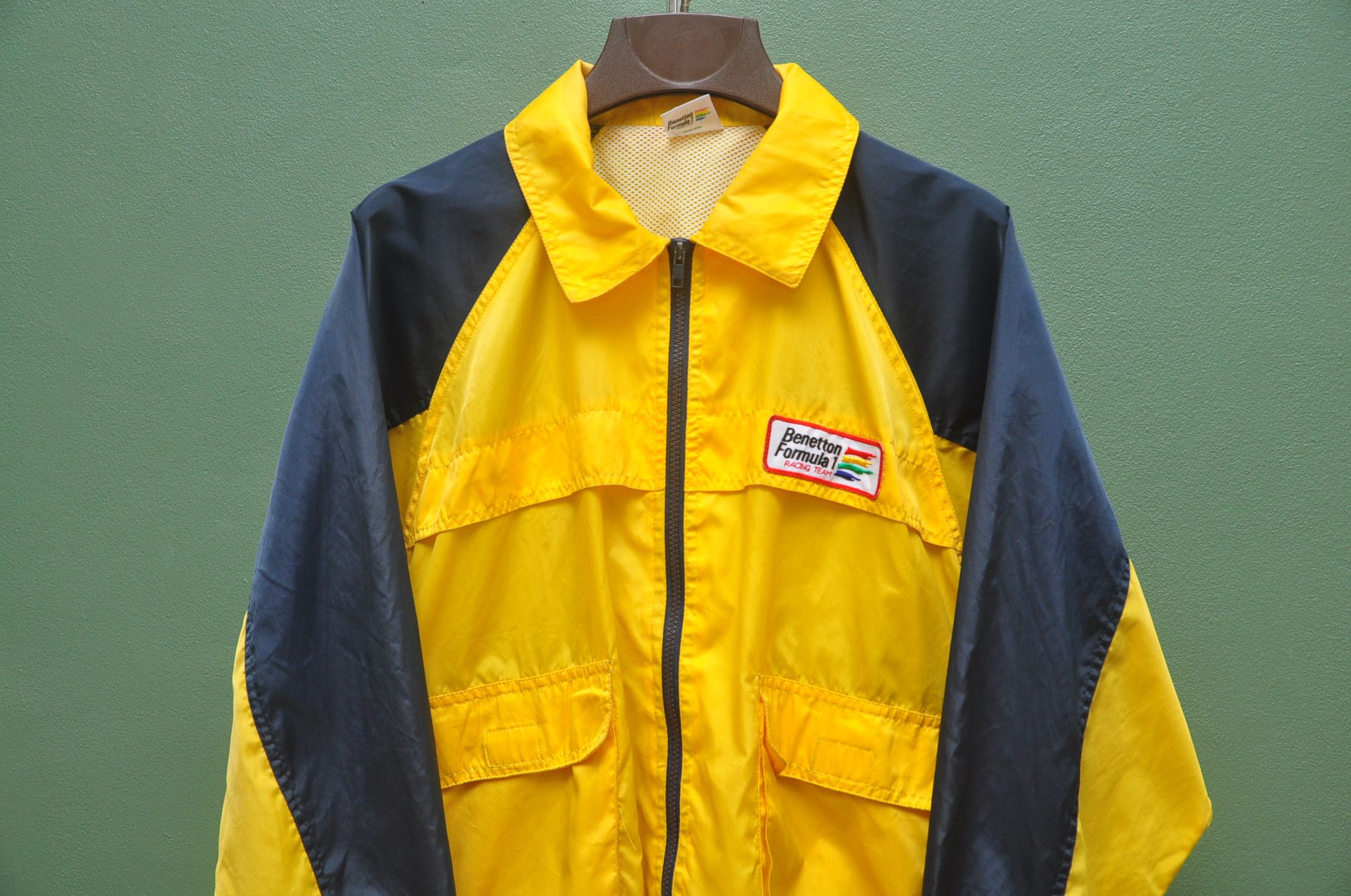 Benetton × Japanese Brand Vintage Benetton Formula 1 Streetwear Windbreaker Sweater Size US L / EU 52-54 / 3 - 3 Thumbnail