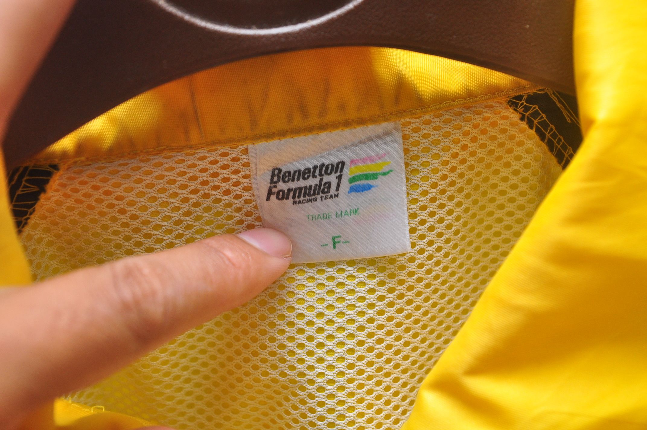 Benetton × Japanese Brand Vintage Benetton Formula 1 Streetwear Windbreaker Sweater Size US L / EU 52-54 / 3 - 7 Thumbnail