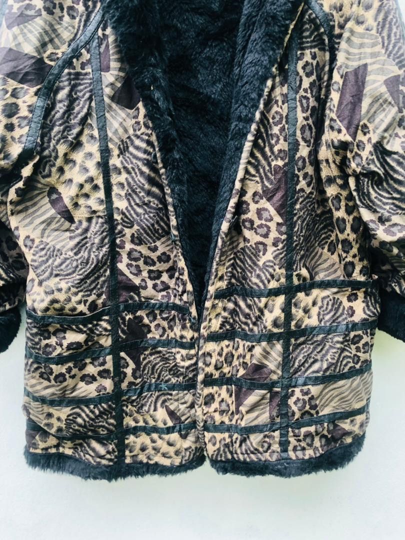 Japanese Brand Vintage Zebra Japanese Designer Travis Scott Fashion Size US L / EU 52-54 / 3 - 6 Thumbnail