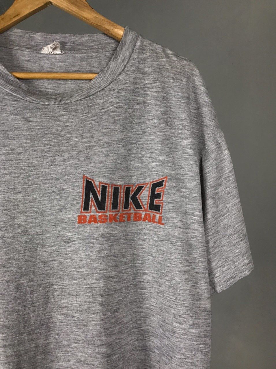 Nike Nike swoosh streetwear vintage basketball tee Size US L / EU 52-54 / 3 - 2 Thumbnail