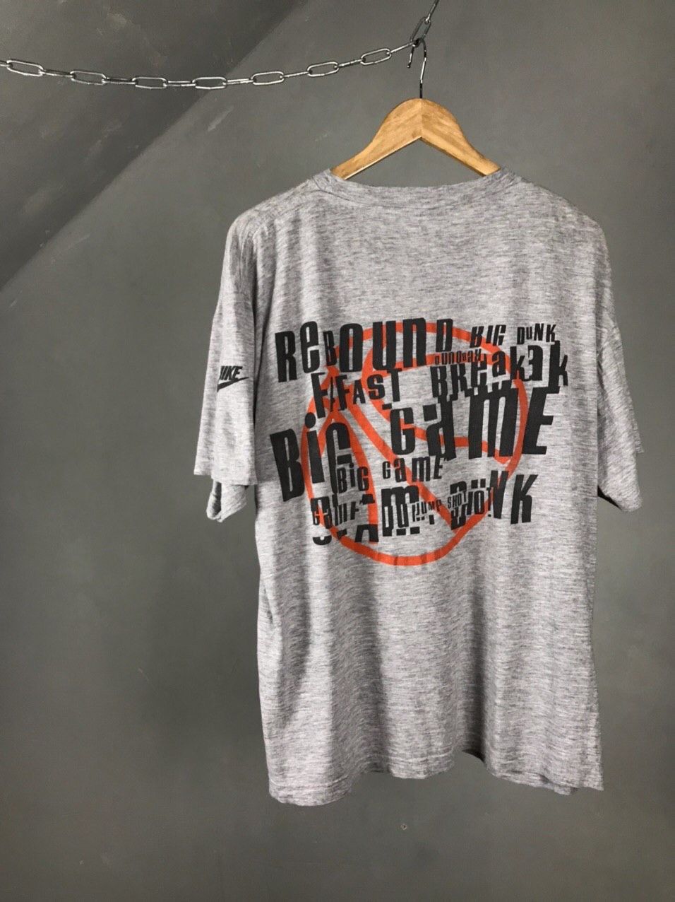 Nike Nike swoosh streetwear vintage basketball tee Size US L / EU 52-54 / 3 - 5 Thumbnail