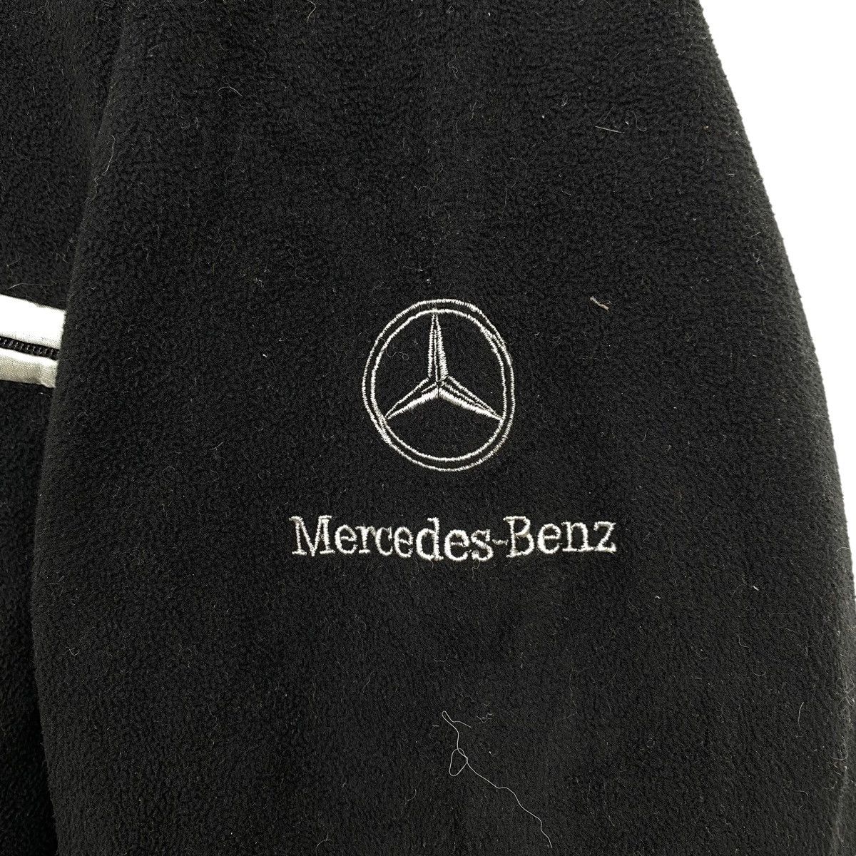 Mercedes-Benz MERCEDES BENZ Embroidered Logo On Sleeve Fleece Light Jacket Size US L / EU 52-54 / 3 - 3 Thumbnail