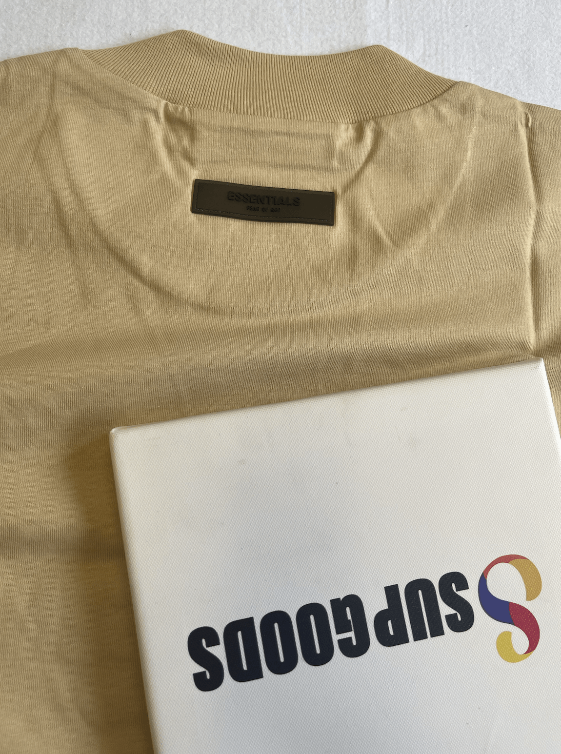 Fear of God 🔥 Fear of God Essentials T-shirt Color Sand Sz (XL) Size US XL / EU 56 / 4 - 10 Thumbnail