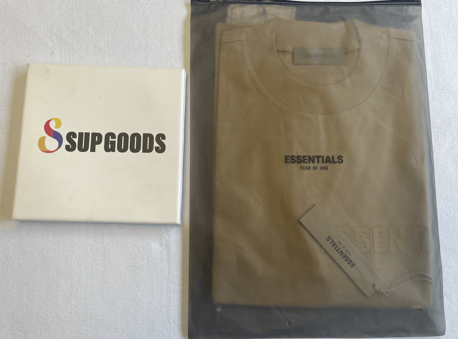 Fear of God 🔥 Fear of God Essentials T-shirt Color Sand Sz (XL) Size US XL / EU 56 / 4 - 4 Thumbnail