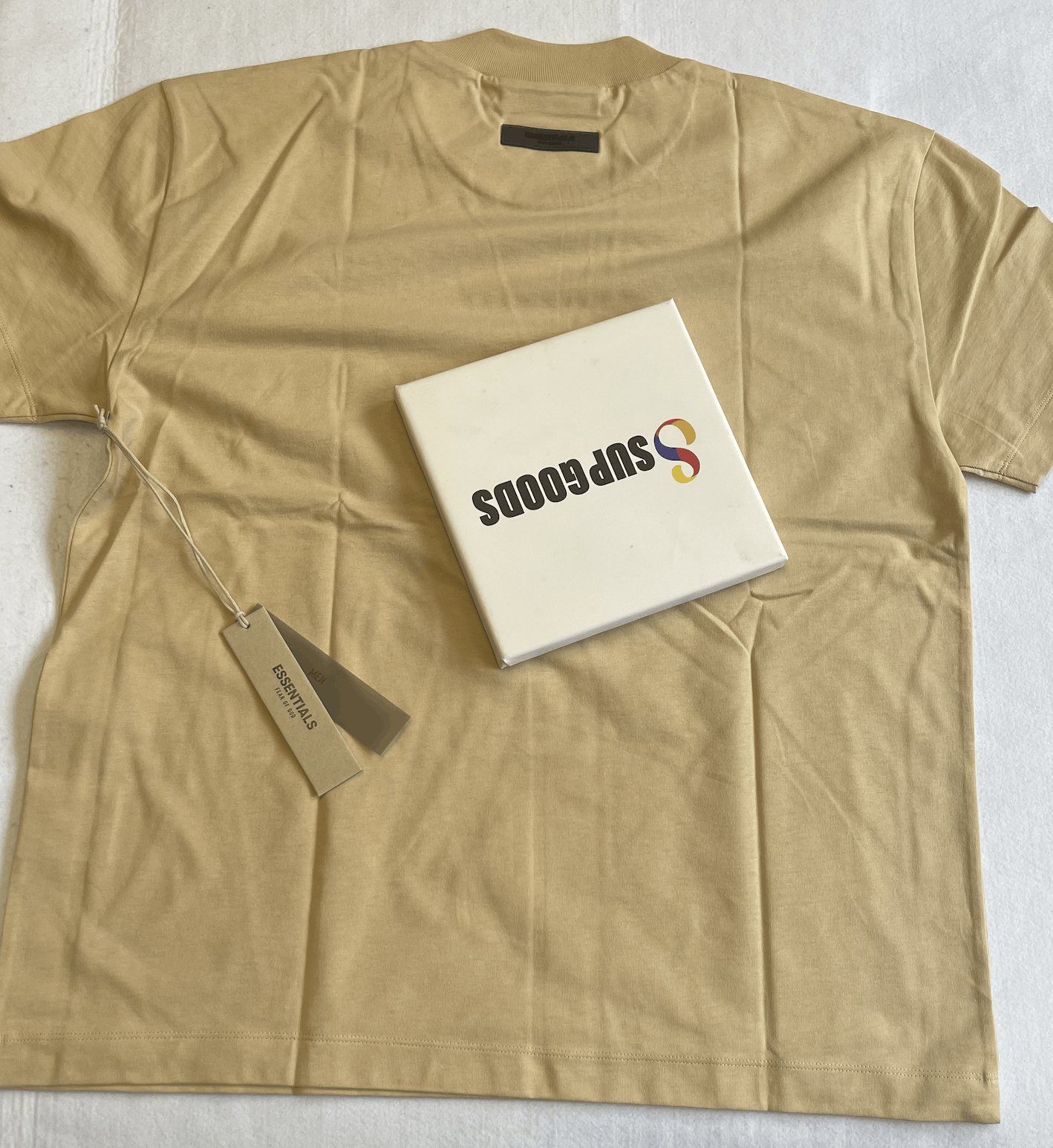 Fear of God 🔥 Fear of God Essentials T-shirt Color Sand Sz (XL) Size US XL / EU 56 / 4 - 9 Thumbnail