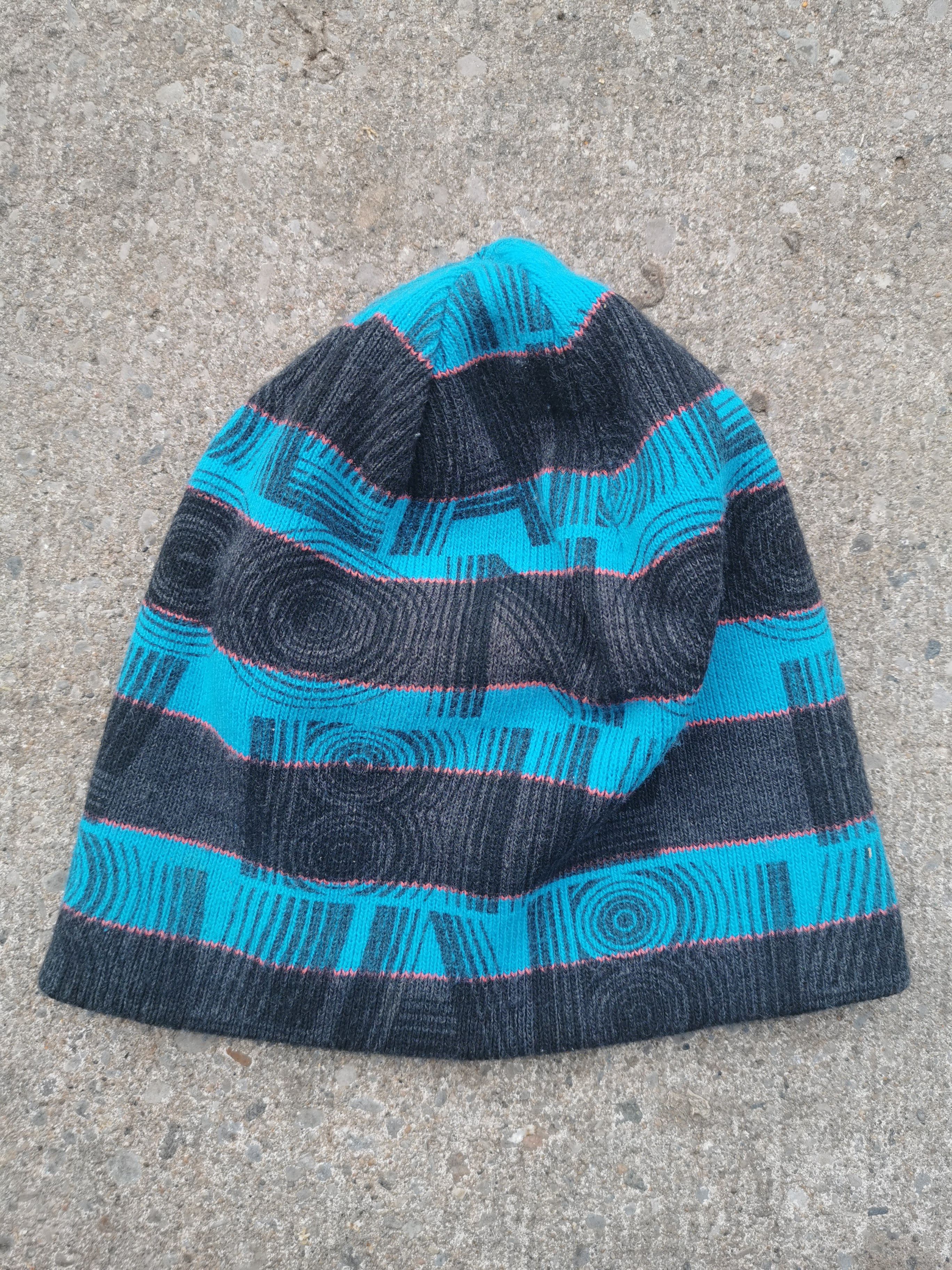 Billabong Vintage reversible Billabong winter hat/beanie/toque Size ONE SIZE - 1 Thumbnail