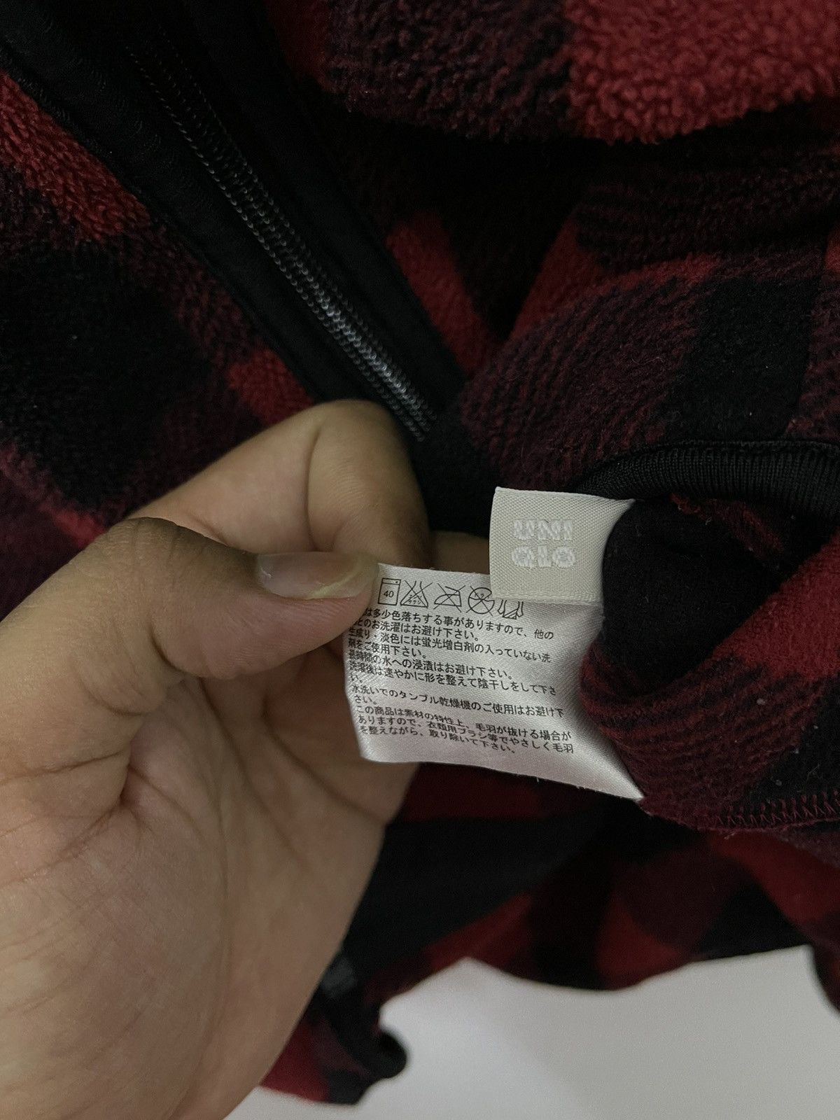 Uniqlo × Vintage Micro Fleece x Uniqlo Zipper Red Tartan Sweater Size US M / EU 48-50 / 2 - 5 Thumbnail