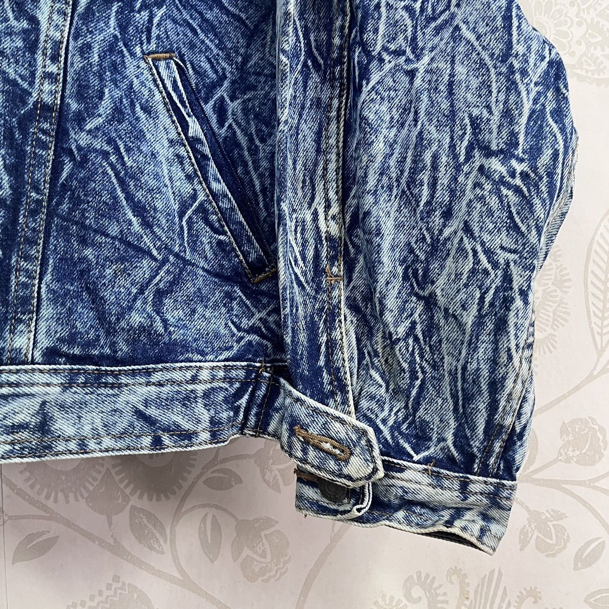 Band Tees × KISS × Vintage Vintage Gene Simmons Kiss Rock Band Distressed Denim Jacket Size US XL / EU 56 / 4 - 8 Thumbnail