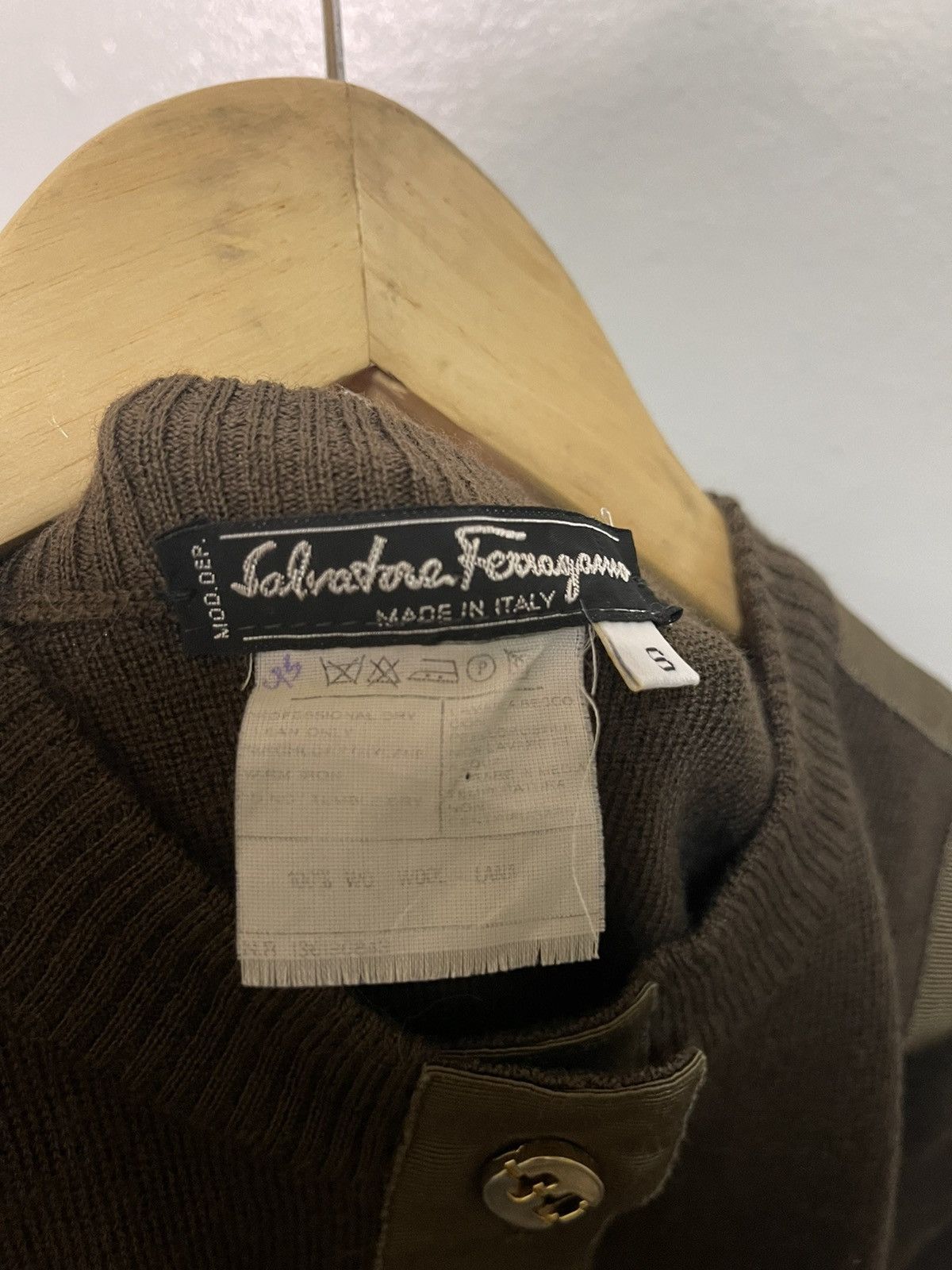 Salvatore Ferragamo × Vintage Salvatore Ferragamo Wool Sweatshirt Button Long Sleeve Italy Size S / US 4 / IT 40 - 18 Thumbnail