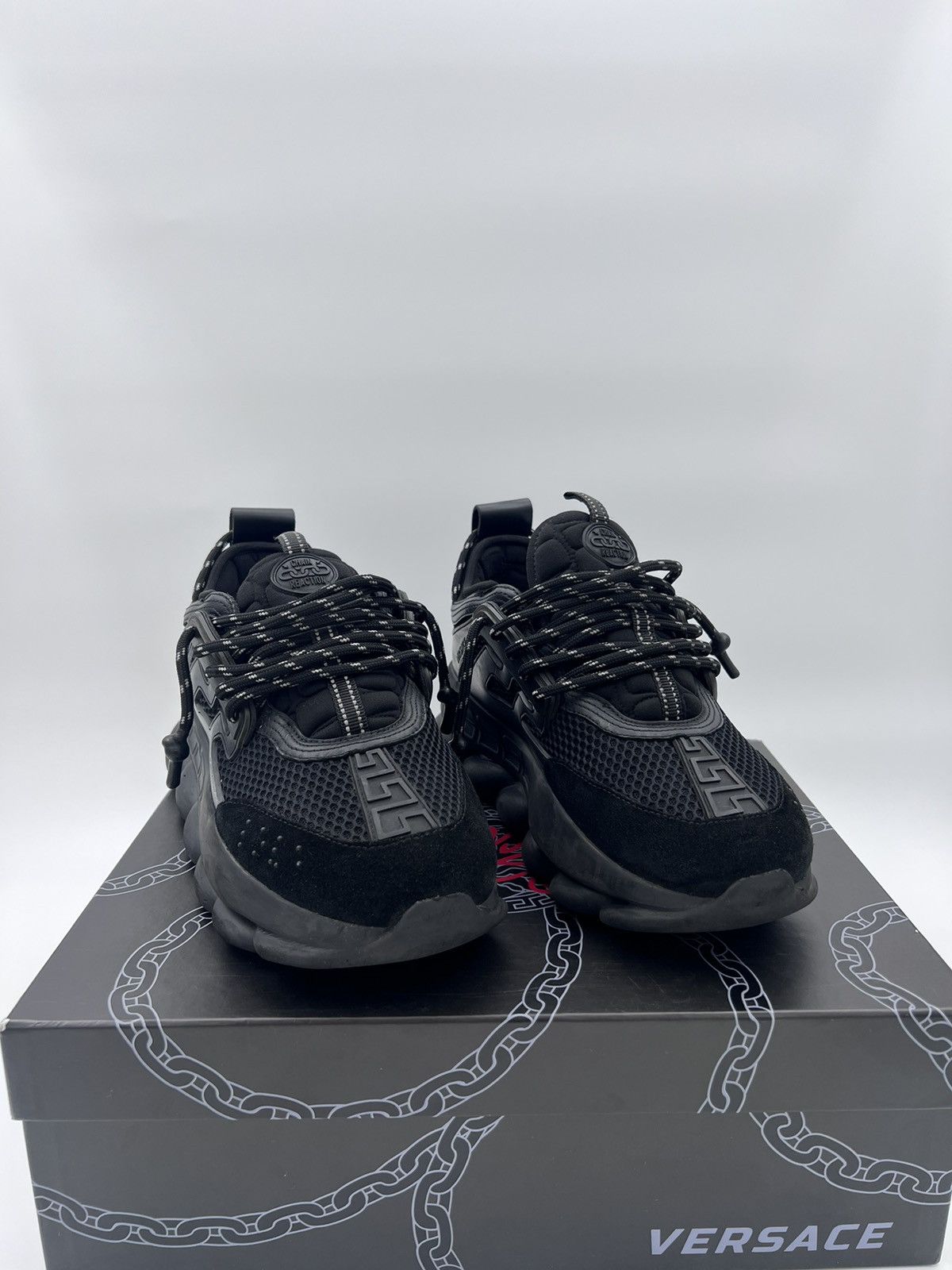 versace chain react