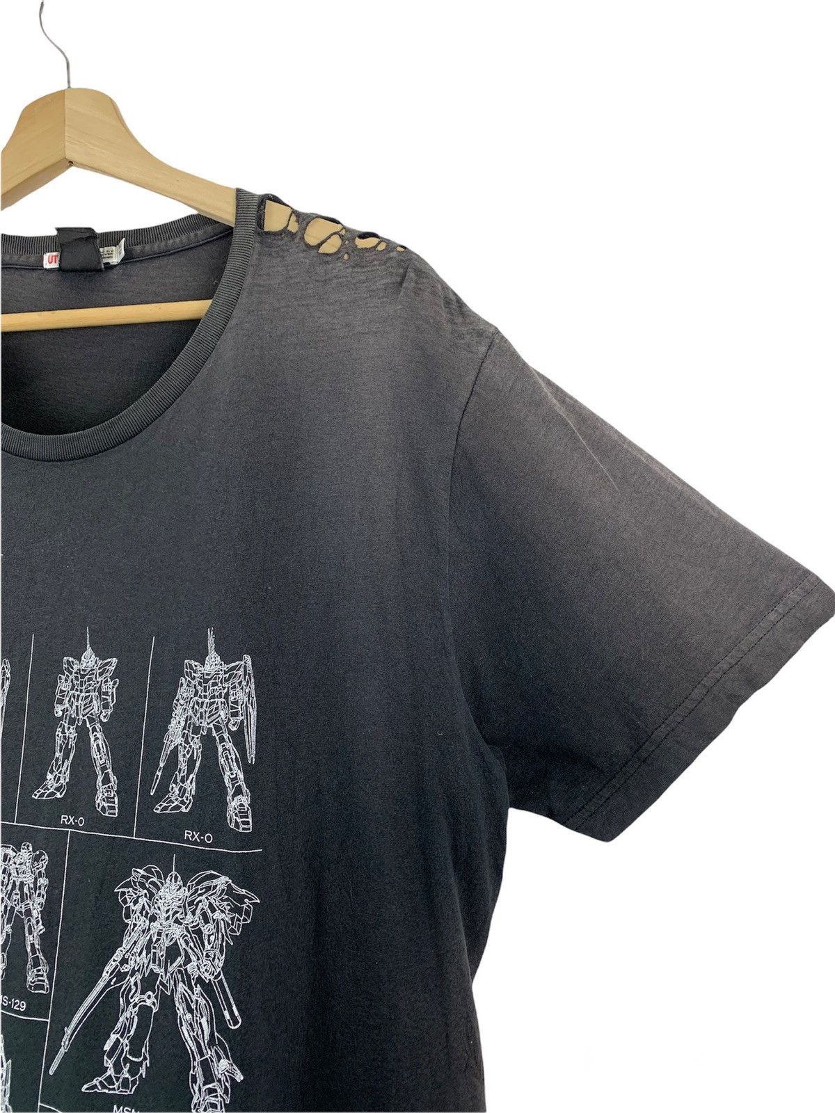Anime × Cartoon Network × Uniqlo Gundam illustrations- mobile suit gundam unicorn t-shirt Size US XL / EU 56 / 4 - 5 Thumbnail