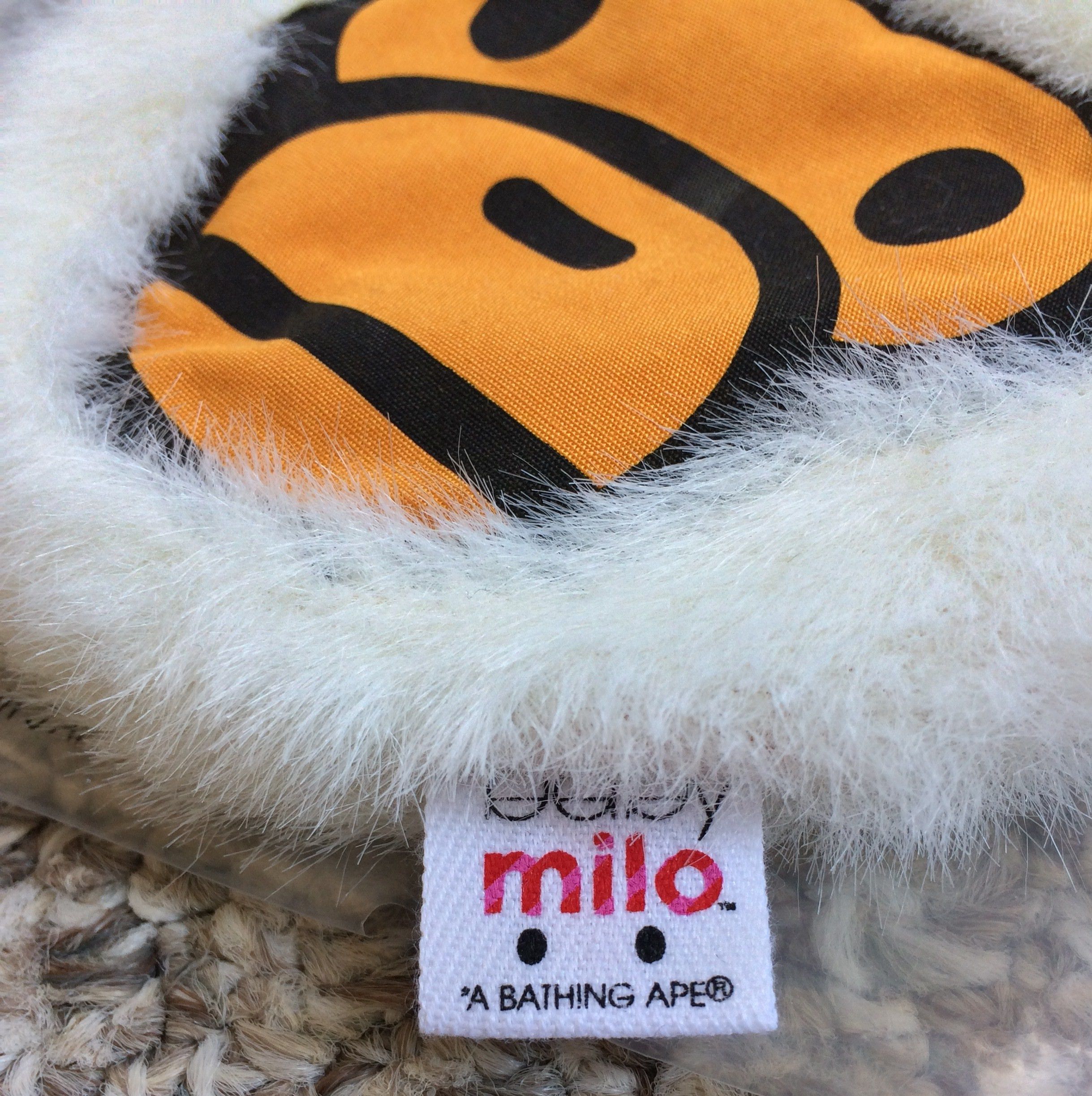 Bape NWT OG Baby Milo Furry Pouch Size ONE SIZE - 2 Thumbnail