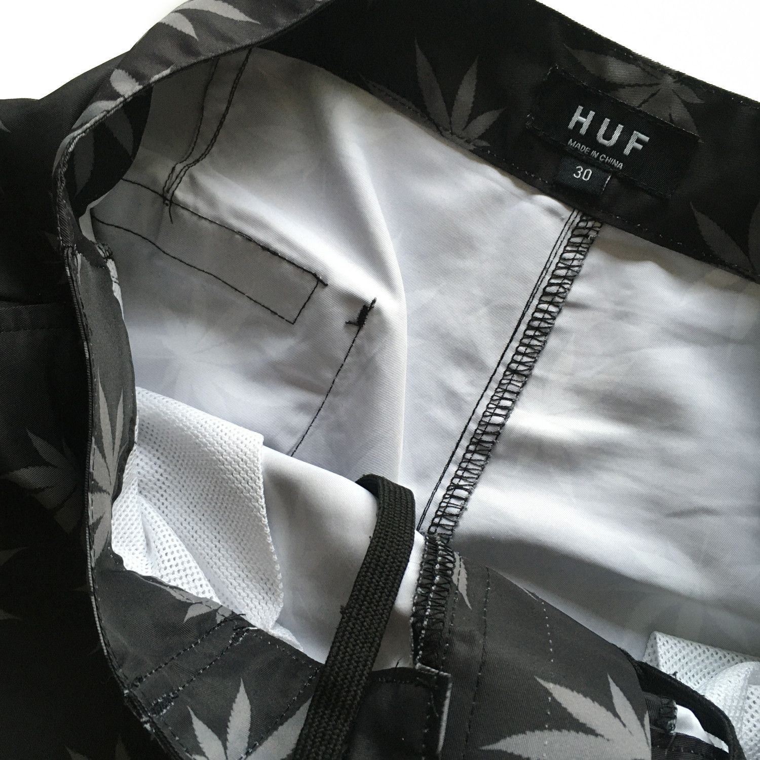 Huf Plantlife Black Board Shorts Size US 30 / EU 46 - 4 Thumbnail