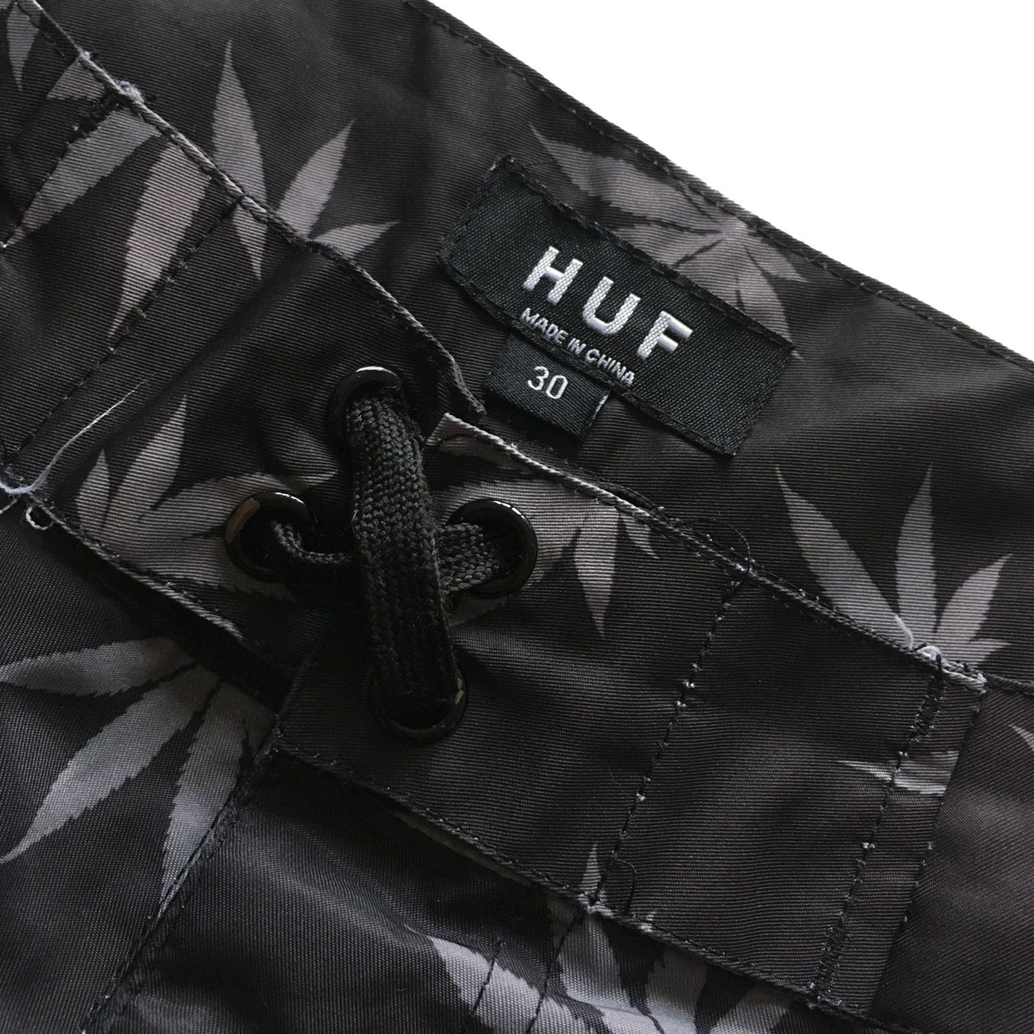 Huf Plantlife Black Board Shorts Size US 30 / EU 46 - 3 Thumbnail
