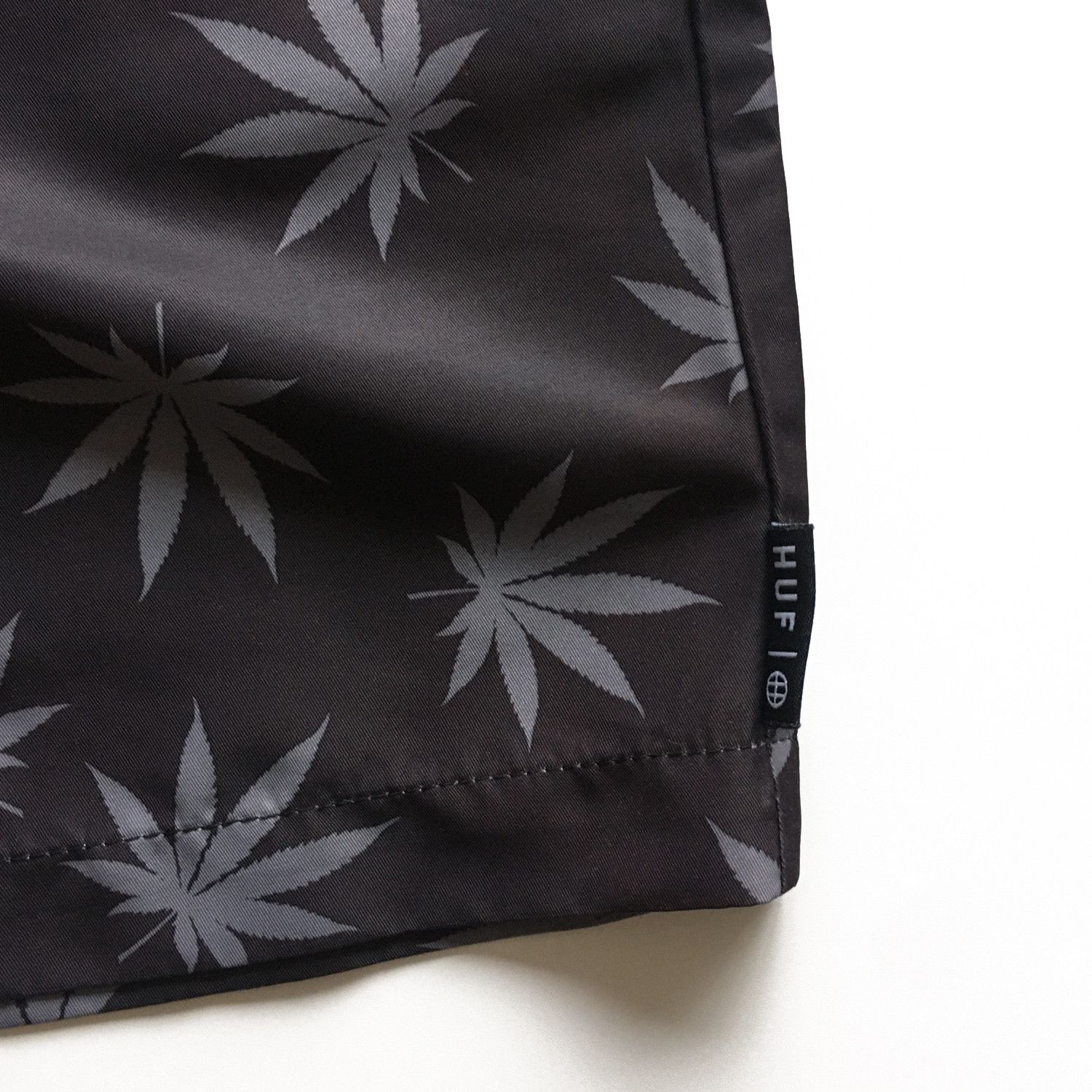 Huf Plantlife Black Board Shorts Size US 30 / EU 46 - 2 Thumbnail