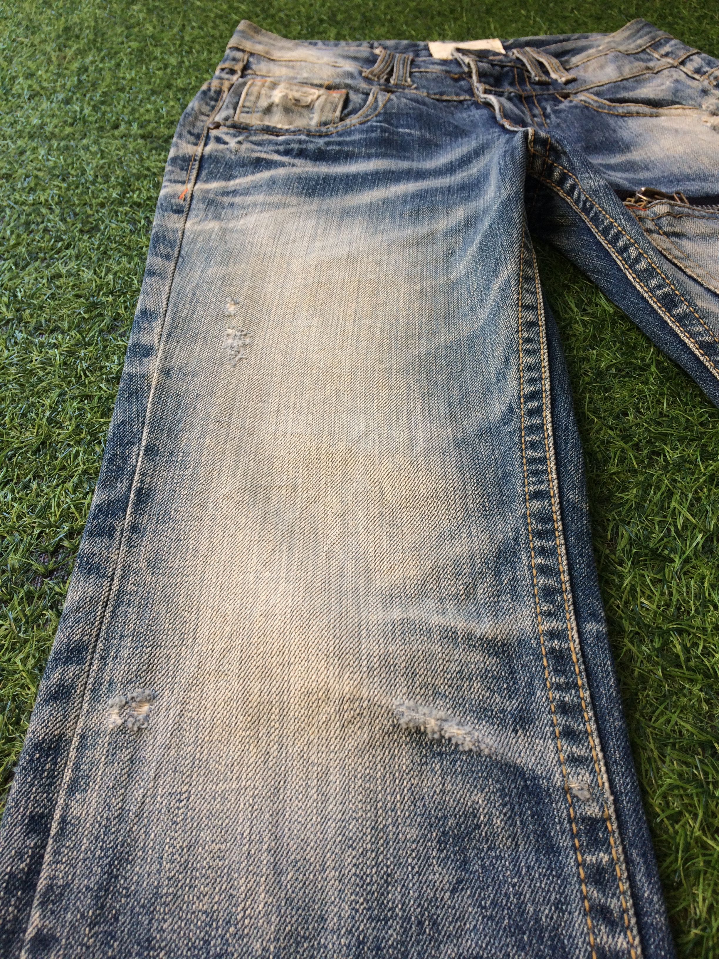 Japanese Brand light blue wash 2000’s grunge style tapered slim jeans D-451 Size US 29 - 5 Thumbnail