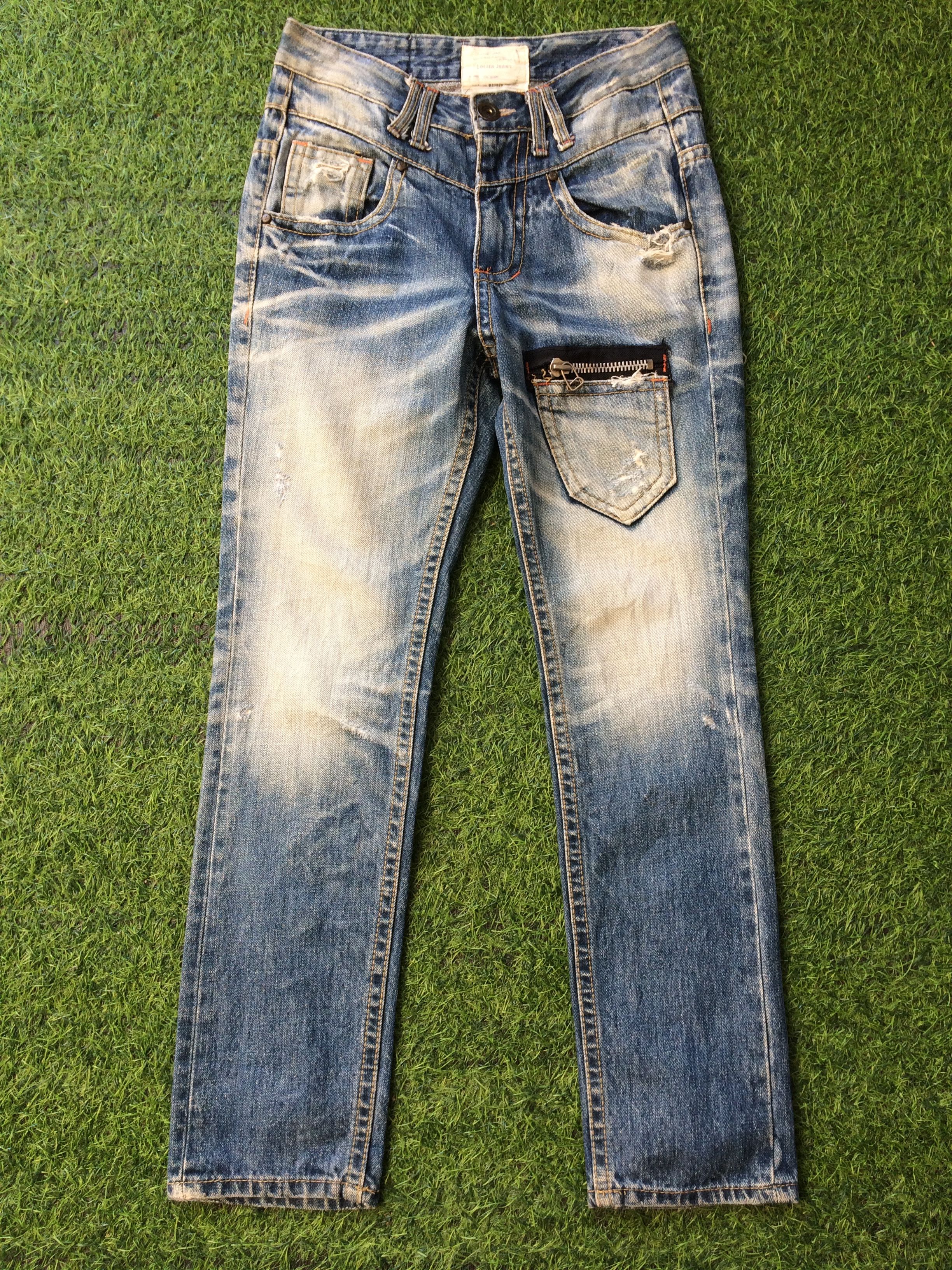 Japanese Brand light blue wash 2000’s grunge style tapered slim jeans D-451 Size US 29 - 1 Thumbnail