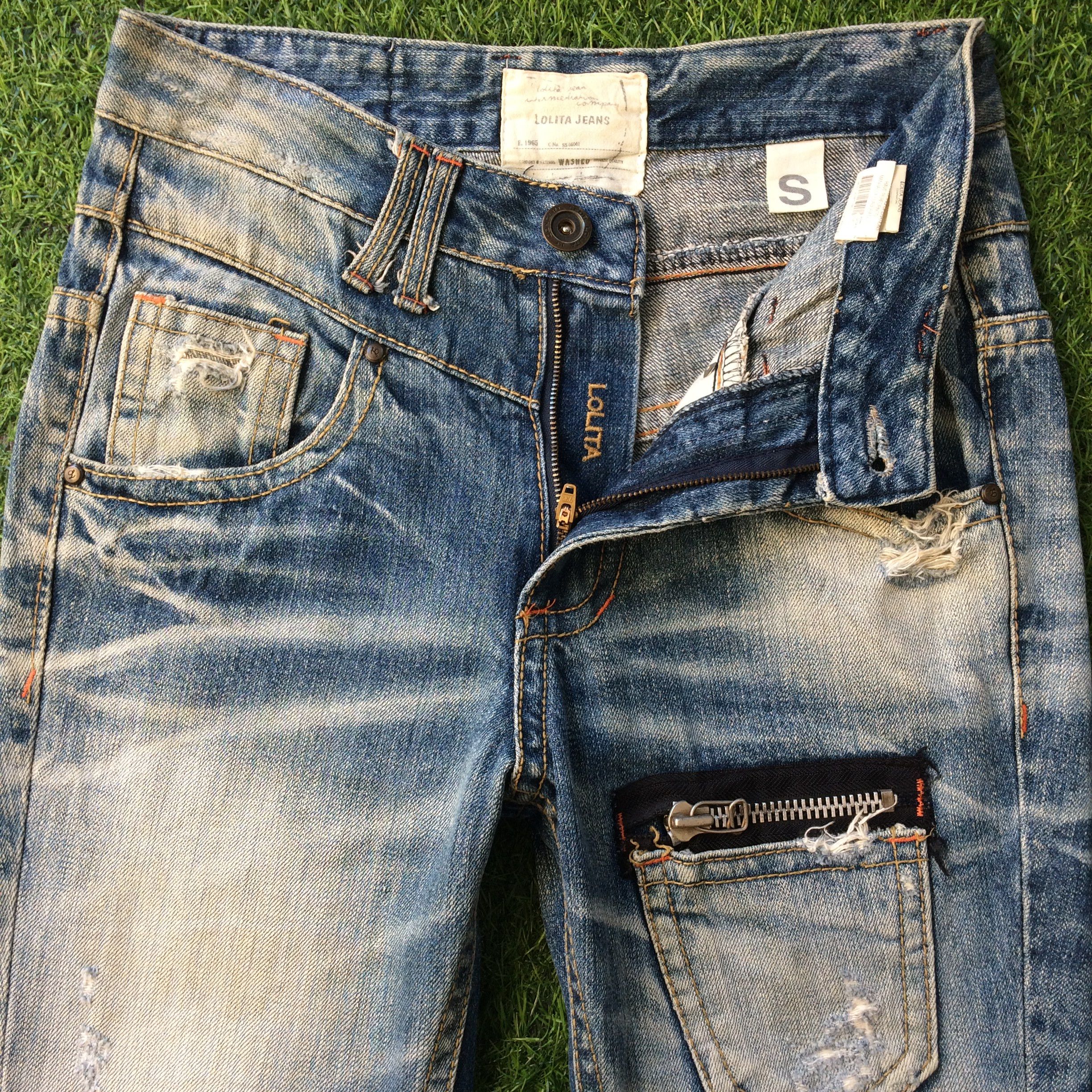Japanese Brand light blue wash 2000’s grunge style tapered slim jeans D-451 Size US 29 - 3 Thumbnail