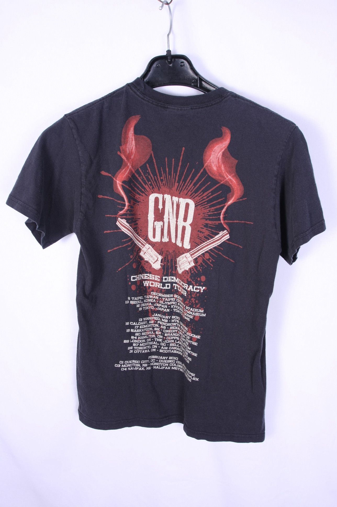 Band Tees Guns N Roses Chinese Democracy shirt 2009-10 Tour size S Size US S / EU 44-46 / 1 - 1 Thumbnail