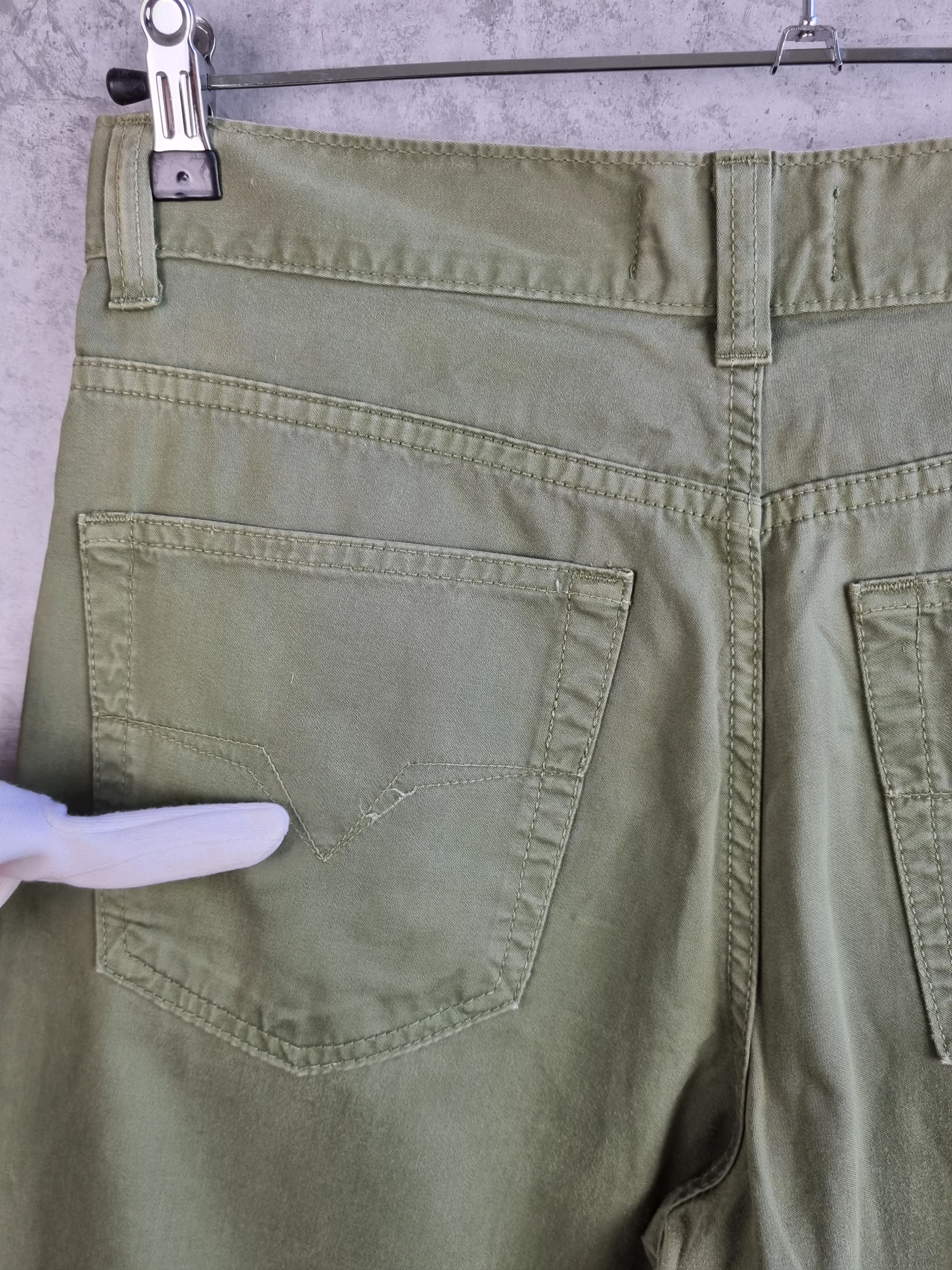 Versace × Versace Jeans Couture Versace Jeans Couture light military green pants Size US 32 / EU 48 - 11 Thumbnail