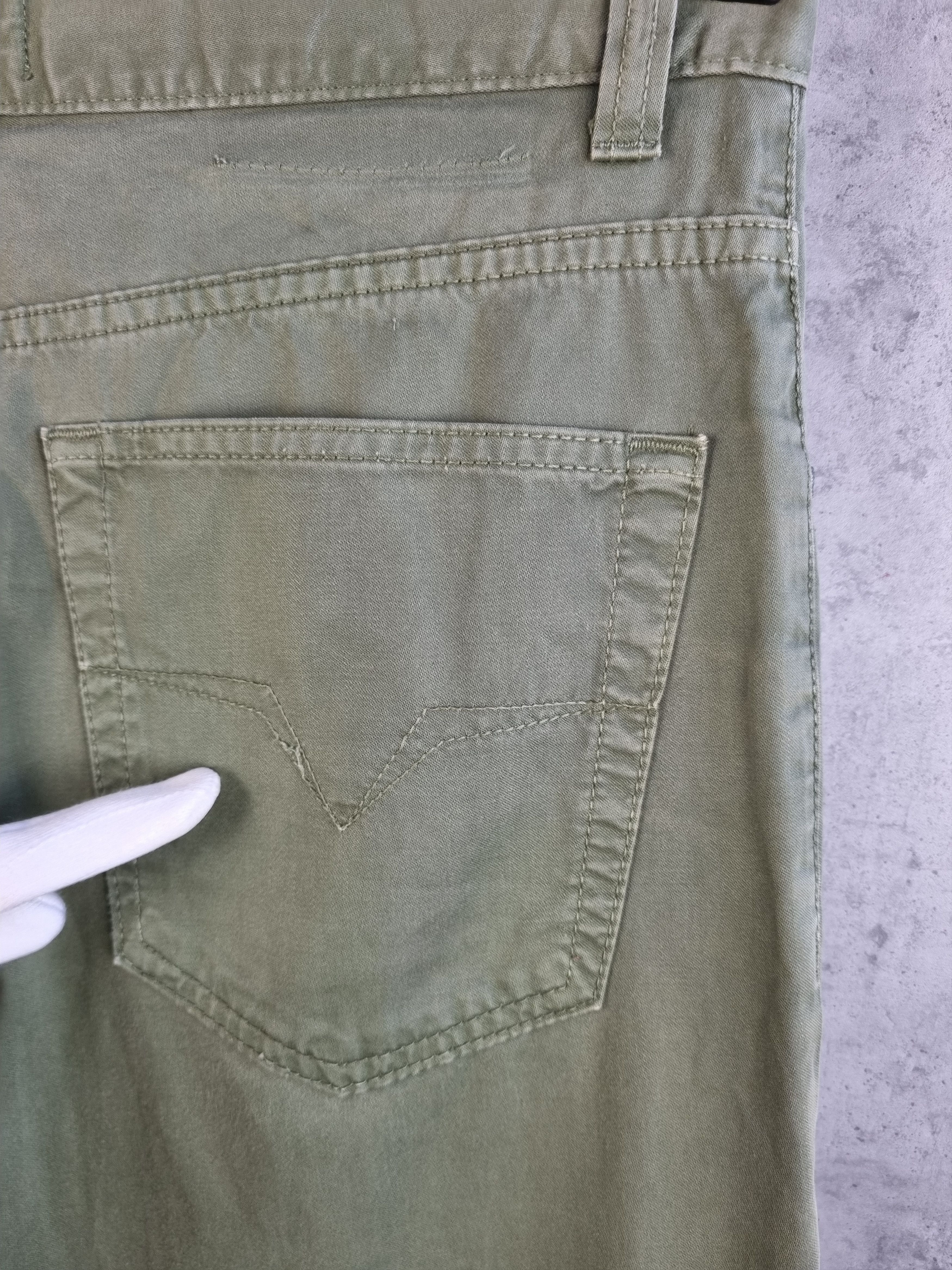 Versace × Versace Jeans Couture Versace Jeans Couture light military green pants Size US 32 / EU 48 - 10 Thumbnail