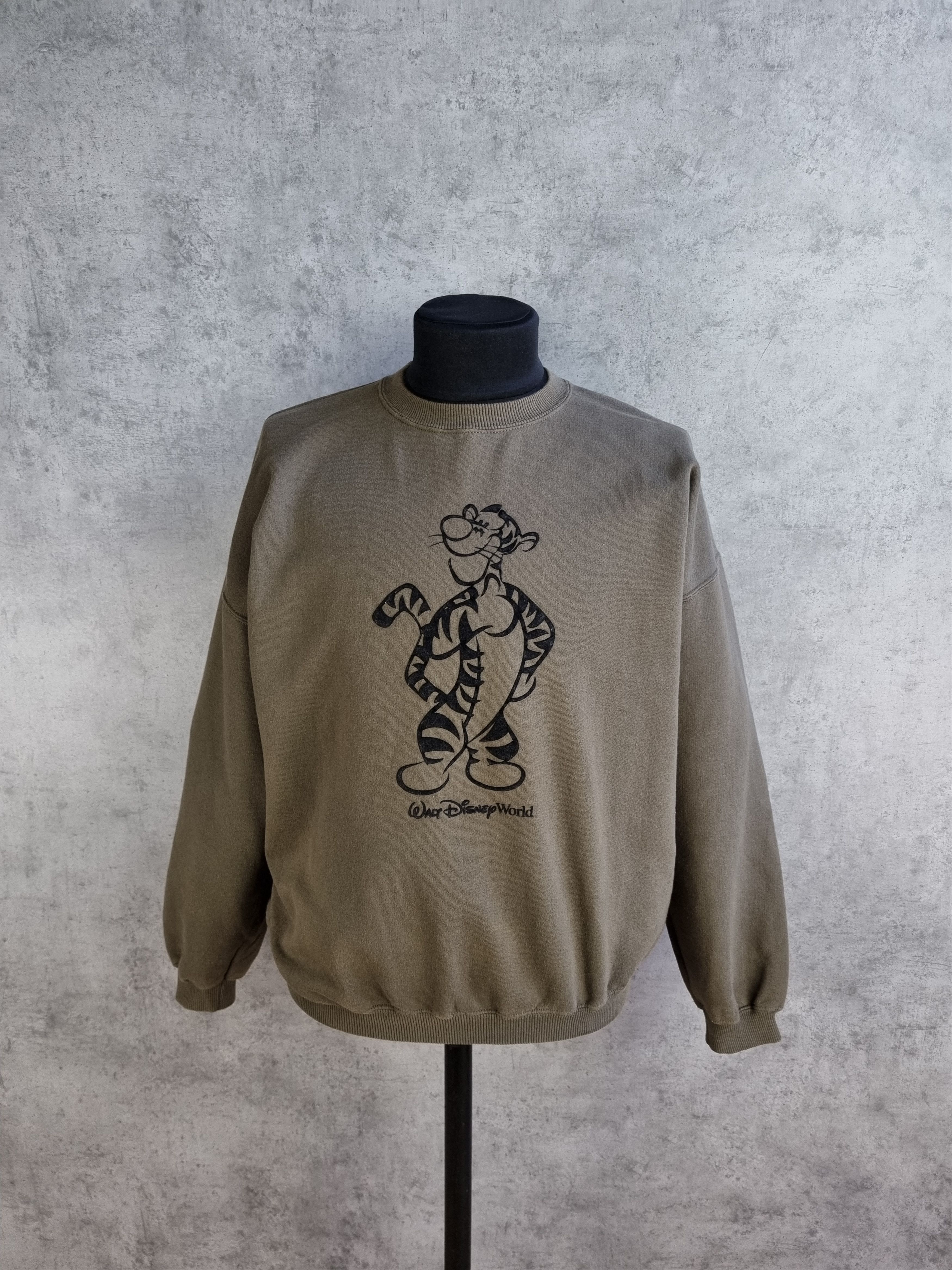 Disney × Vintage Vintage 90s Disney The Tiger Pooh Sweatshirt Size US L / EU 52-54 / 3 - 13 Thumbnail