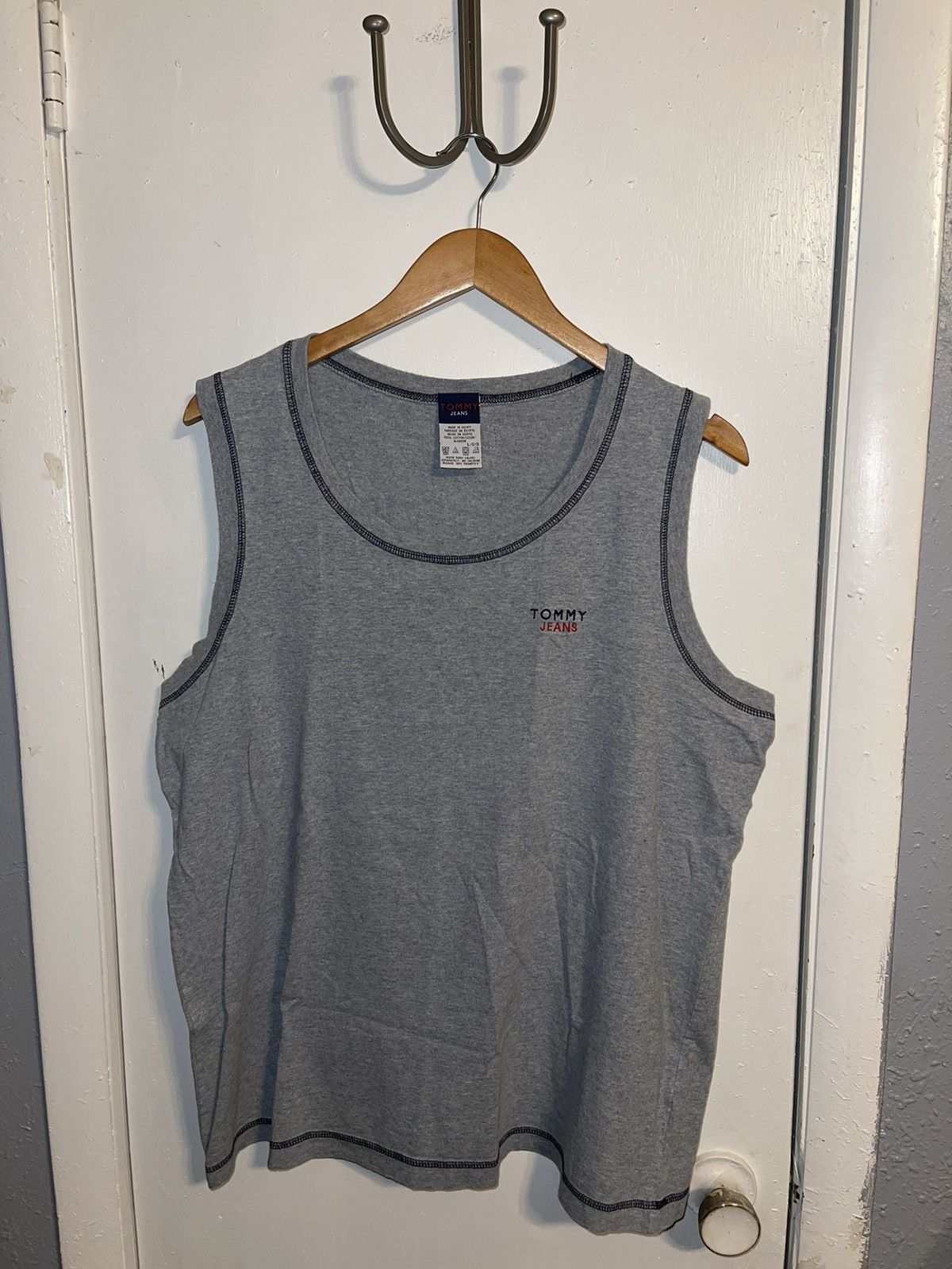 Tommy Hilfiger Vintage Tommy Hilfiger Tank Size US L / EU 52-54 / 3 - 1 Thumbnail