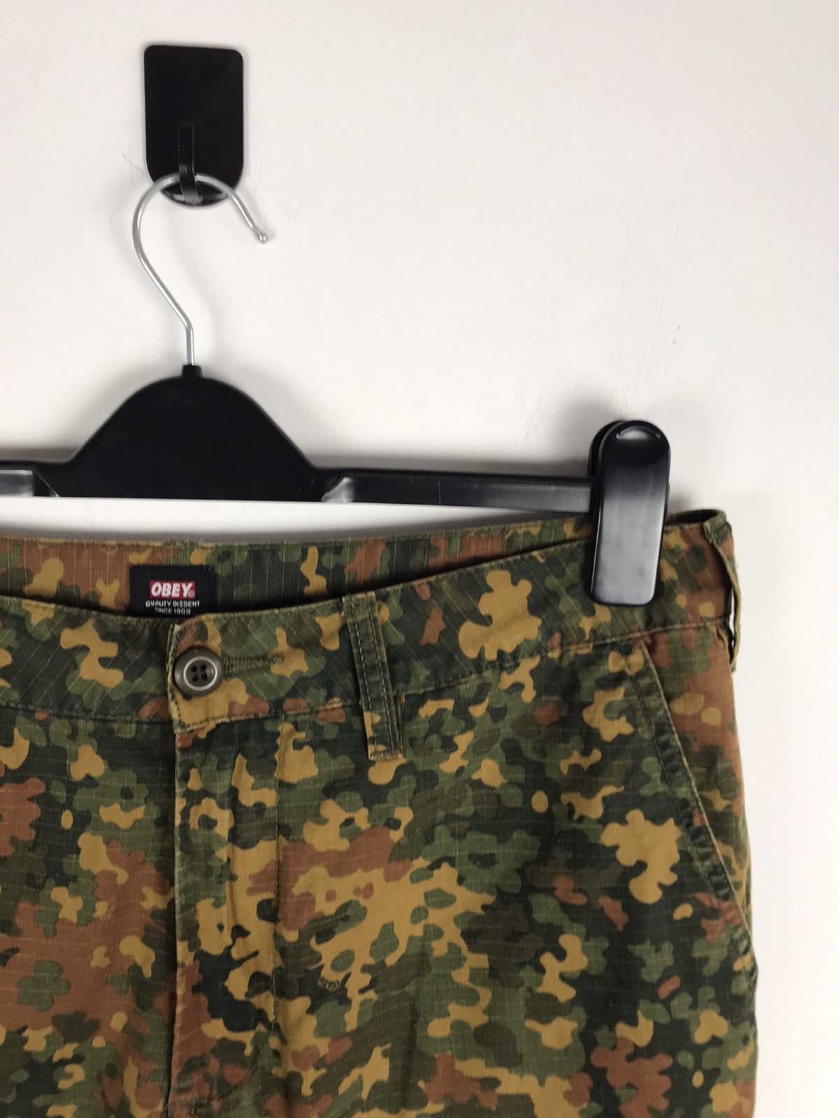 Obey × Vintage Vintage Obey Camo Cargo Pants Size US 32 / EU 48 - 4 Thumbnail
