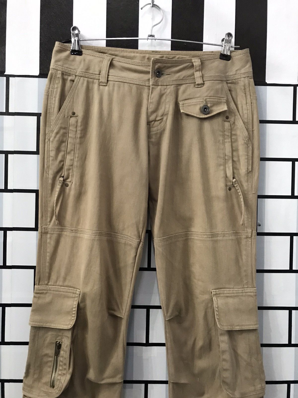 Japanese Brand Japanese Brand Luiez Cargo Multi pocket Flare Pants Size US 28 / EU 44 - 4 Thumbnail