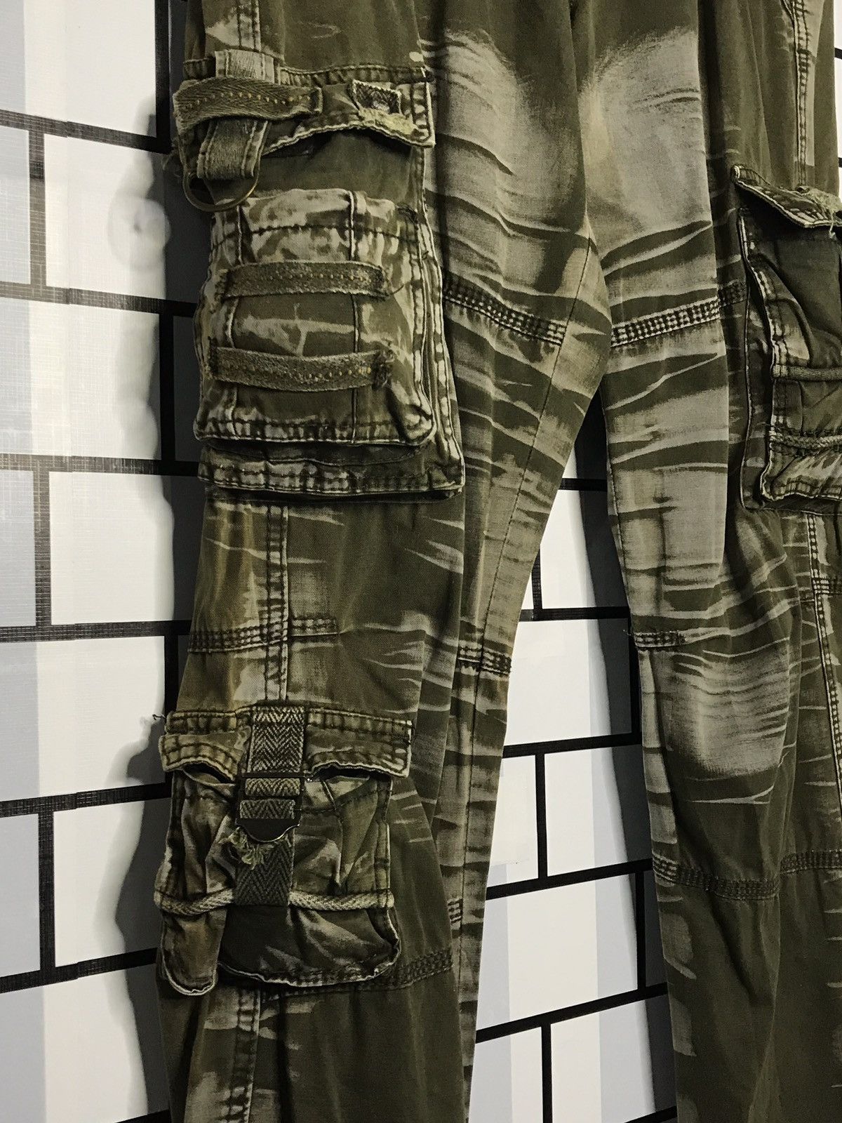 Japanese Brand japanese brand J.g wangzi cargo multi pocket two tone pants Size US 33 - 6 Thumbnail