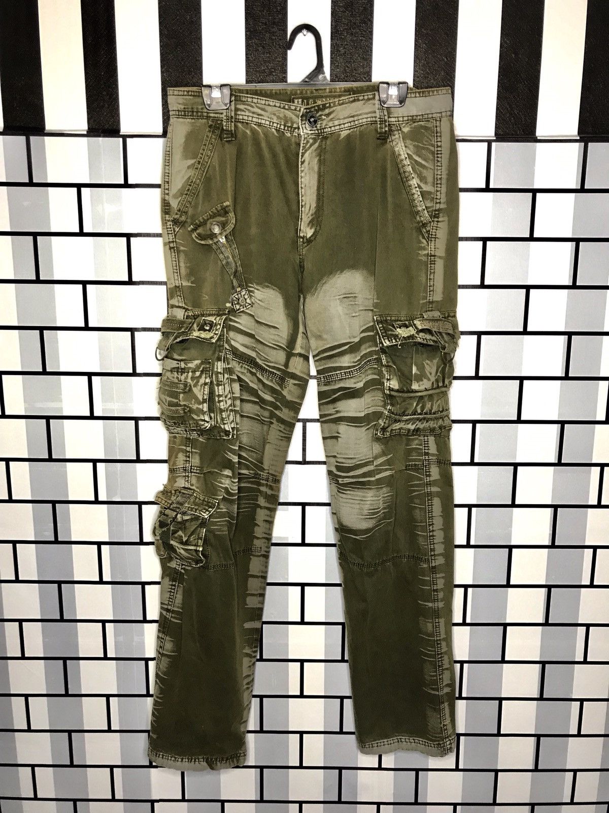 Japanese Brand japanese brand J.g wangzi cargo multi pocket two tone pants Size US 33 - 1 Thumbnail
