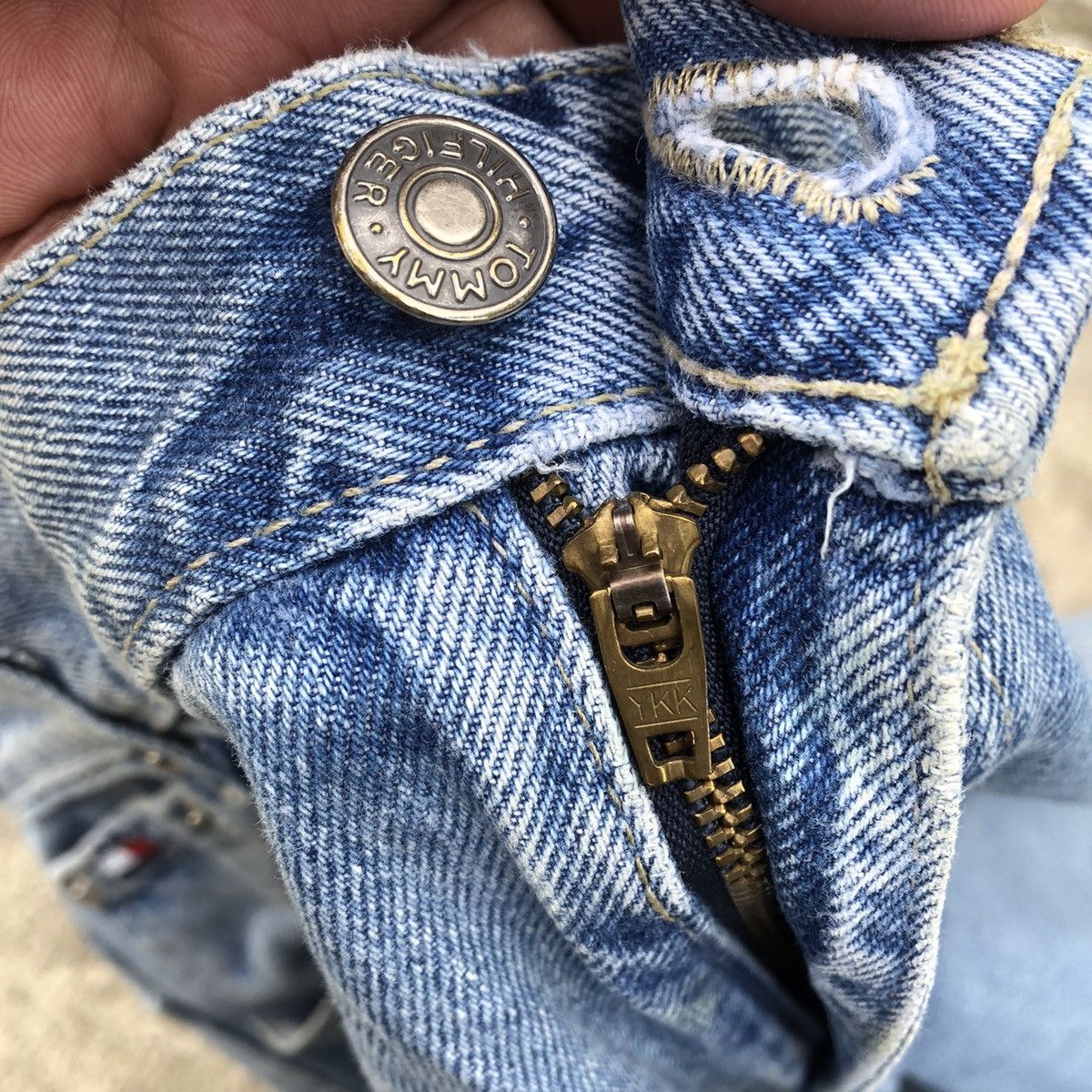 Tommy Hilfiger × Vintage 🔥Trash🔥Tommy Hilfiger Stoned Wash Rips Distress Denim Jeans Size US 32 / EU 48 - 13 Thumbnail