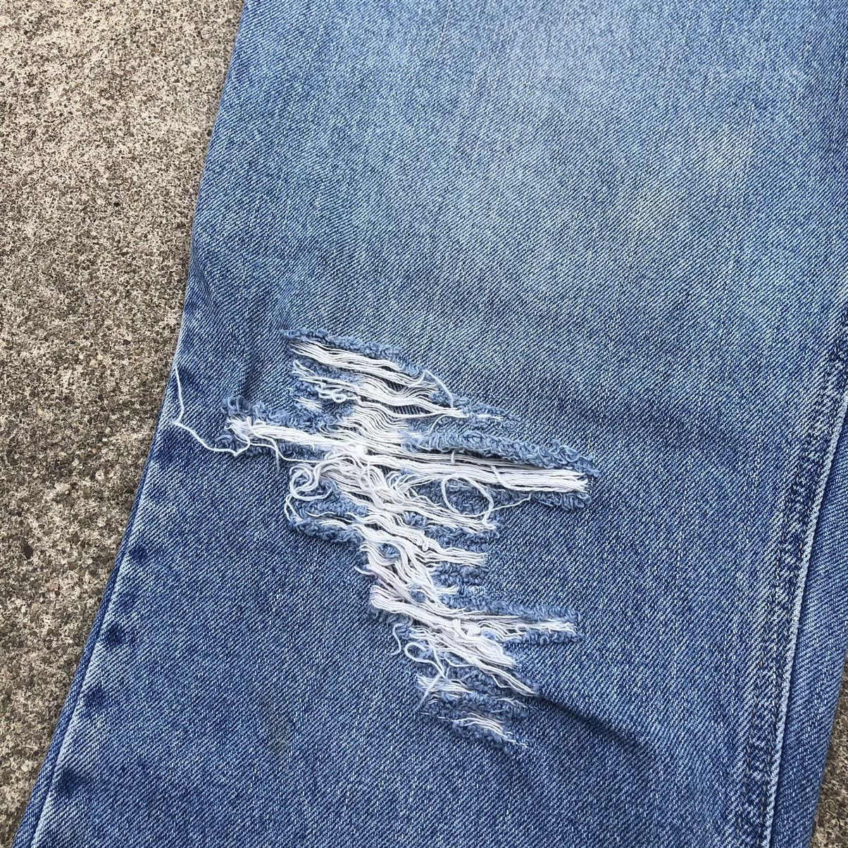 Tommy Hilfiger × Vintage 🔥Trash🔥Tommy Hilfiger Stoned Wash Rips Distress Denim Jeans Size US 32 / EU 48 - 8 Thumbnail
