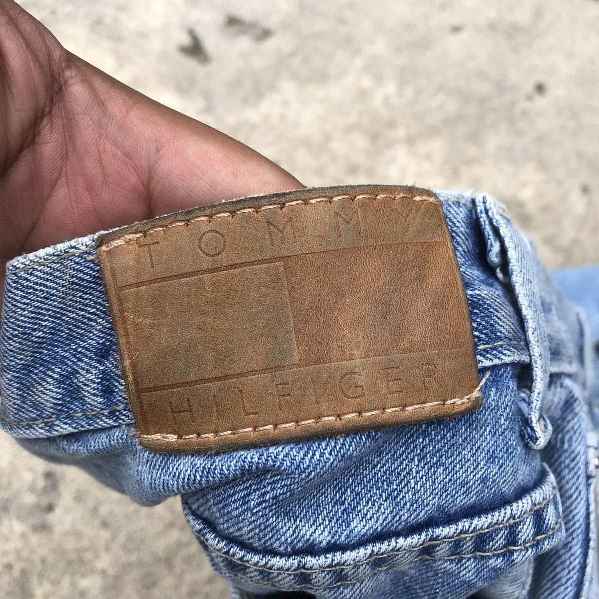 Tommy Hilfiger × Vintage 🔥Trash🔥Tommy Hilfiger Stoned Wash Rips Distress Denim Jeans Size US 32 / EU 48 - 14 Thumbnail