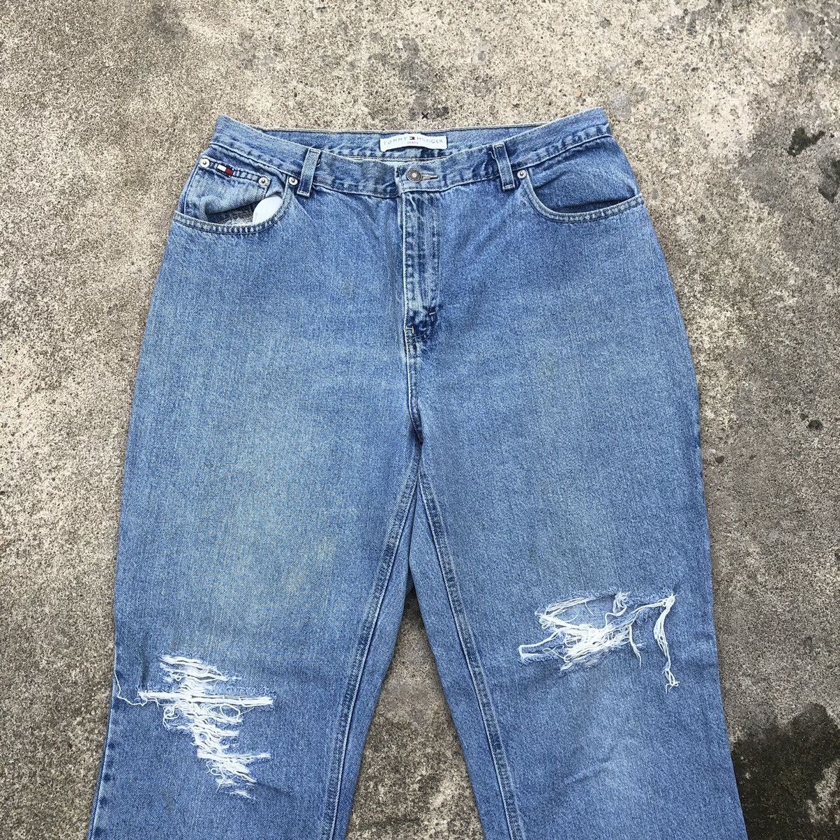 Tommy Hilfiger × Vintage 🔥Trash🔥Tommy Hilfiger Stoned Wash Rips Distress Denim Jeans Size US 32 / EU 48 - 2 Thumbnail