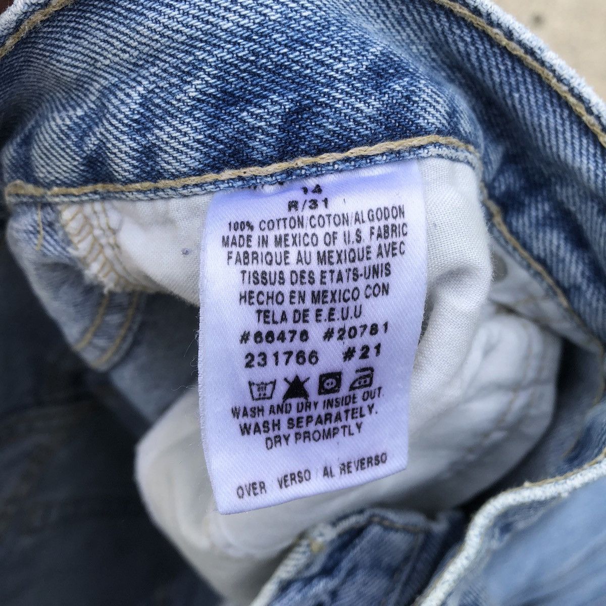 Tommy Hilfiger × Vintage 🔥Trash🔥Tommy Hilfiger Stoned Wash Rips Distress Denim Jeans Size US 32 / EU 48 - 15 Thumbnail