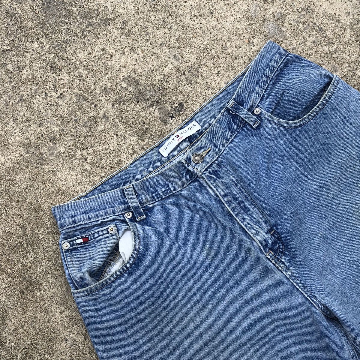 Tommy Hilfiger × Vintage 🔥Trash🔥Tommy Hilfiger Stoned Wash Rips Distress Denim Jeans Size US 32 / EU 48 - 12 Thumbnail