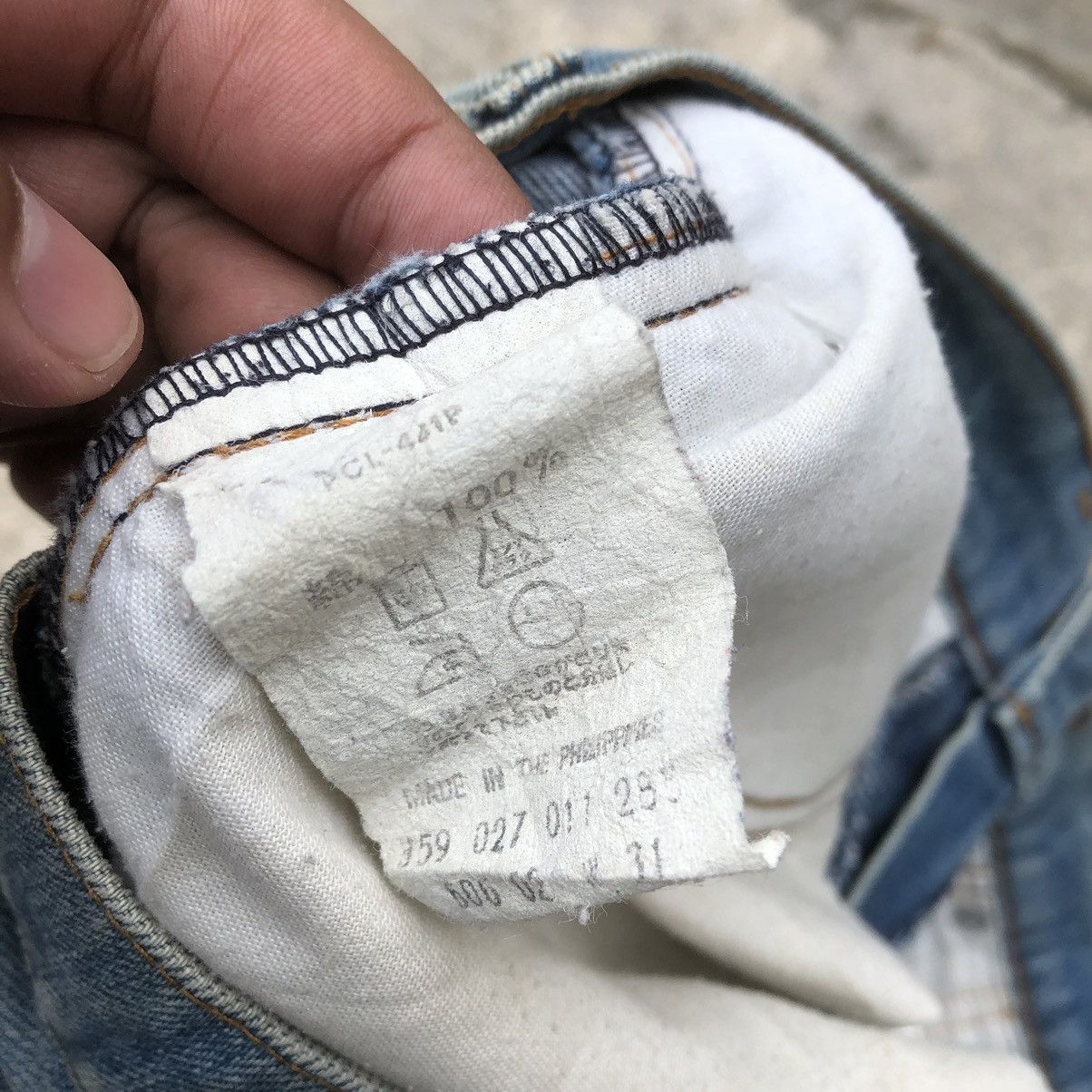 Levi's × Vintage 🔥Trash🔥Vintage Levis Stoned Wash Rips Dirty Denim Jeans Size US 29 - 18 Thumbnail