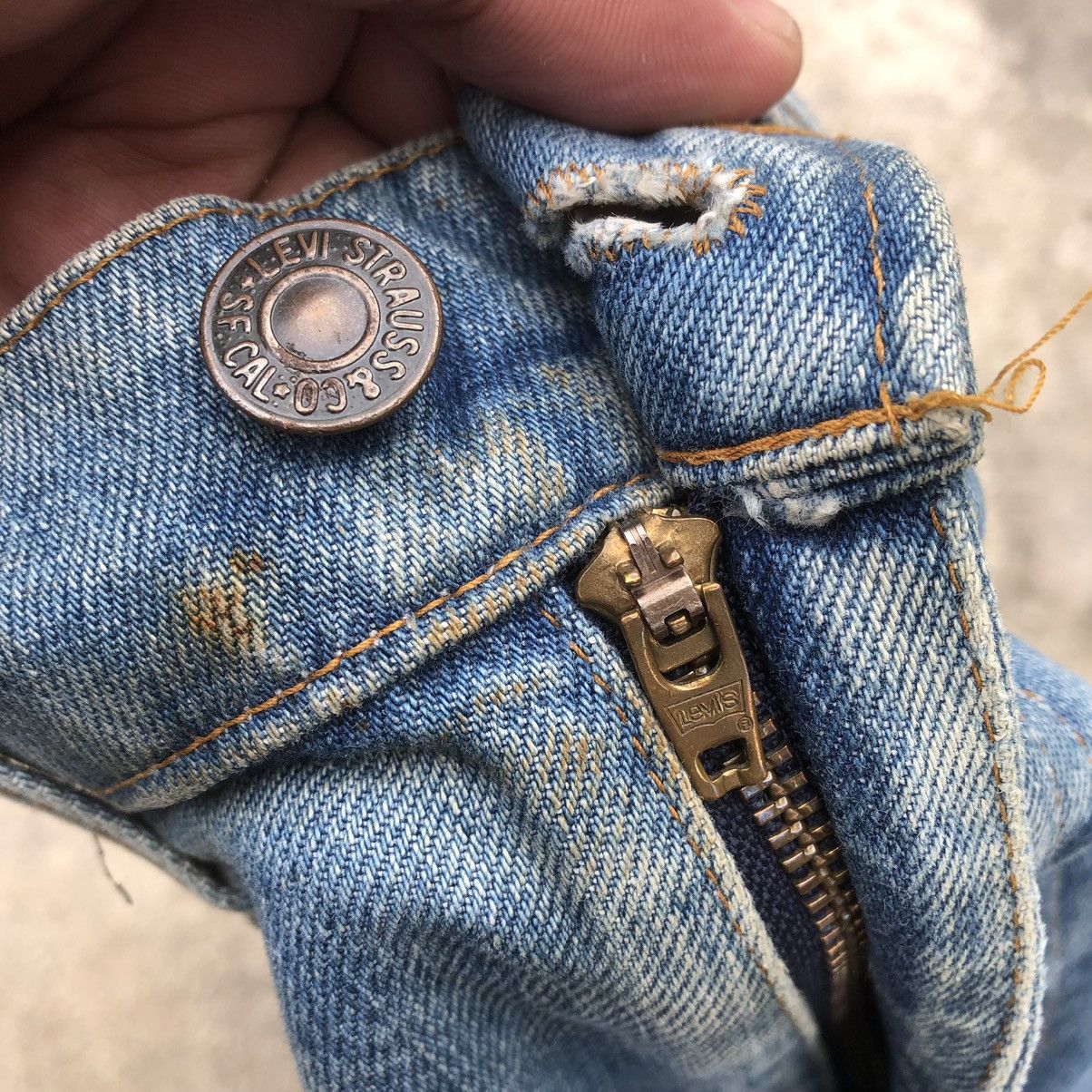 Levi's × Vintage 🔥Trash🔥Vintage Levis Stoned Wash Rips Dirty Denim Jeans Size US 29 - 16 Thumbnail