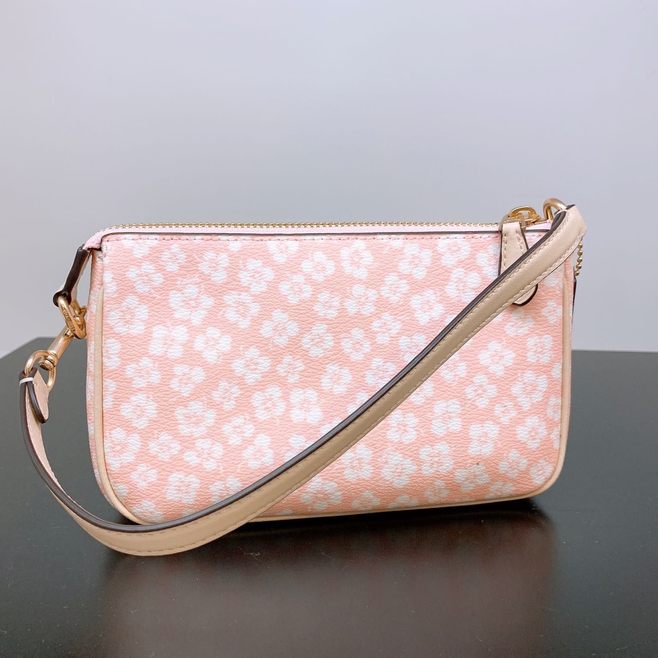 Nolita 19 With Graphic Ditsy Floral Print