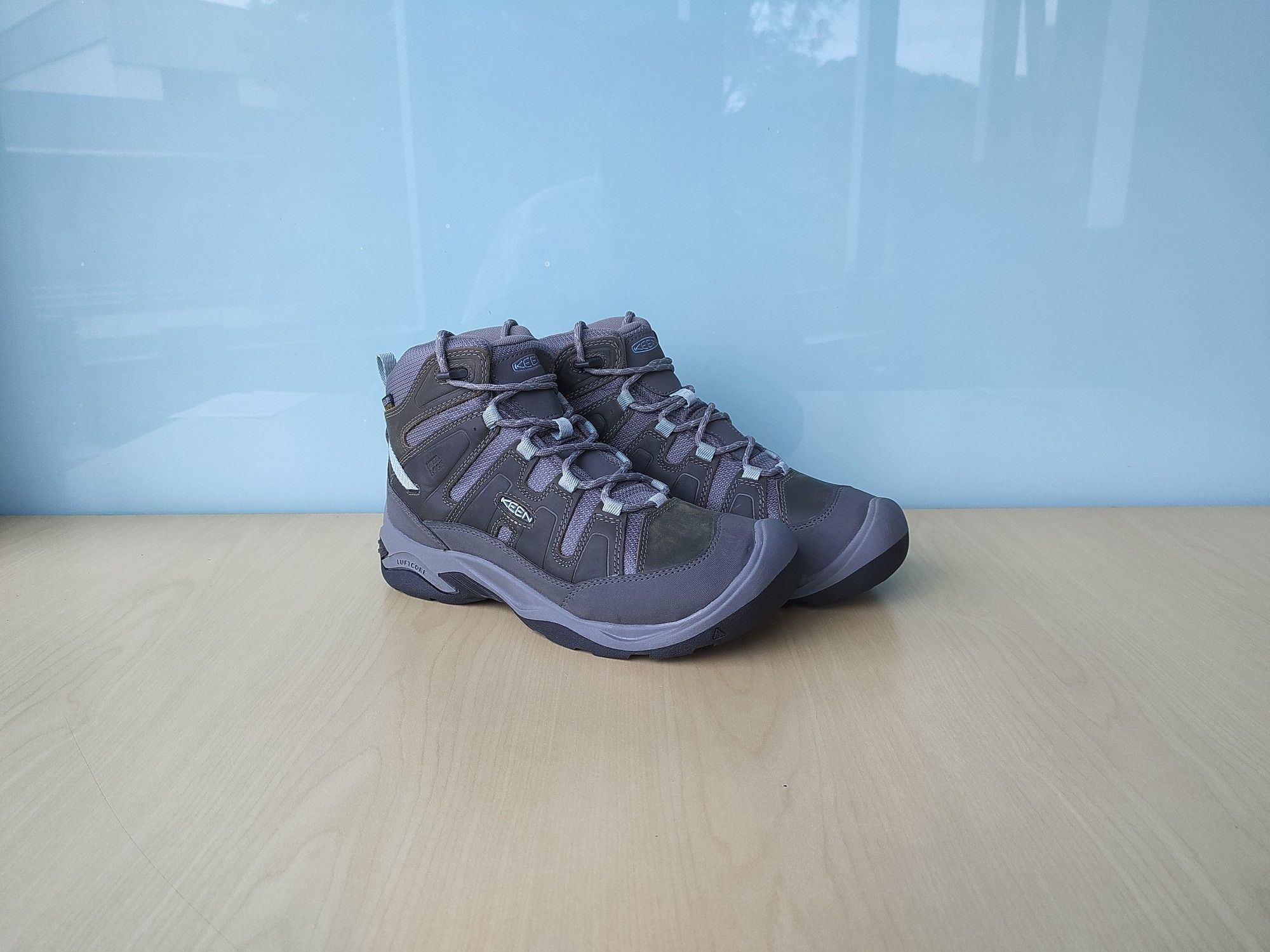 KEEN 1026843 Women's Waterproof Hiking Boots