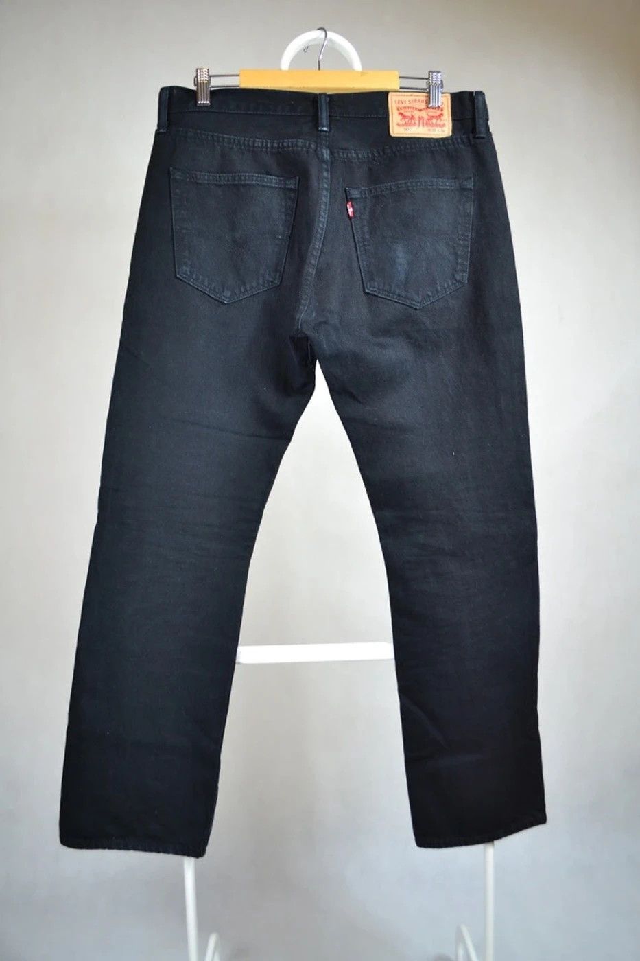 Levi's Levis 501 classic black denim jeans size 33 Size US 33 - 2 Thumbnail