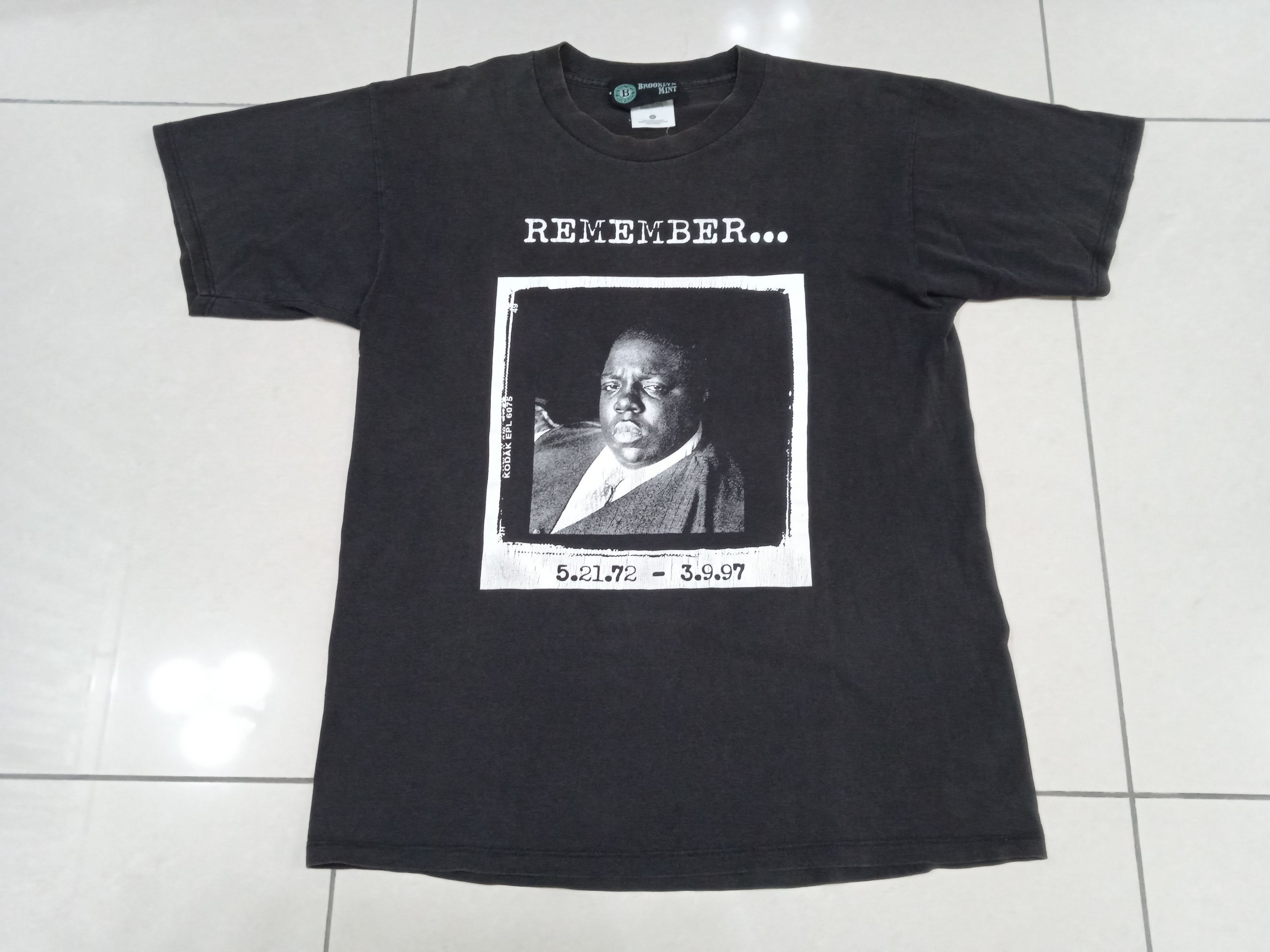 Rap Tees × Vintage Vintage 90s The Notorious B.I.G Biggie Memorial T Shirt Size US L / EU 52-54 / 3 - 1 Thumbnail