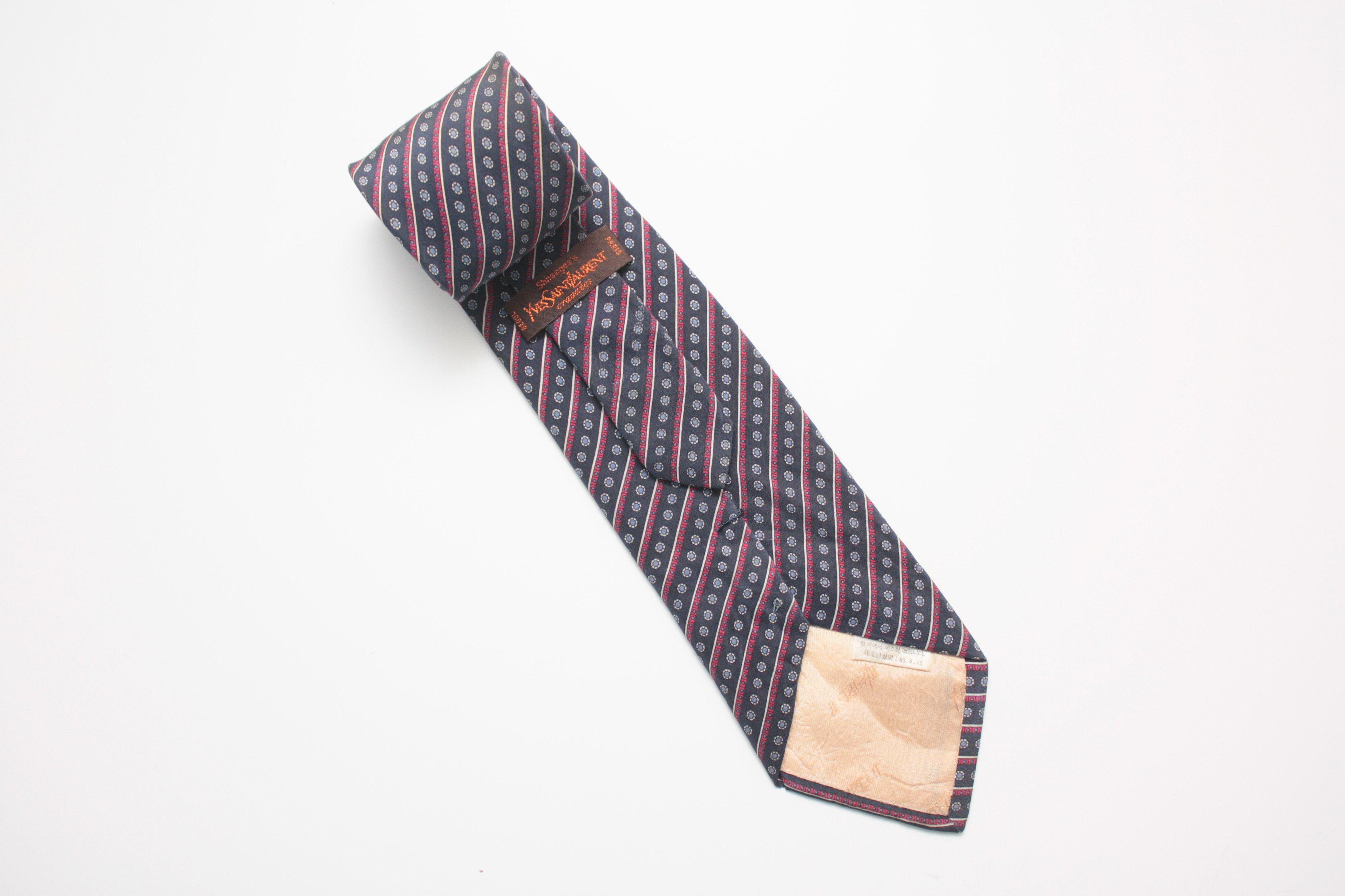 Yves Saint Laurent Yves Saint Laurent Vintage Navy Red Silk Tie Size ONE SIZE - 1 Thumbnail
