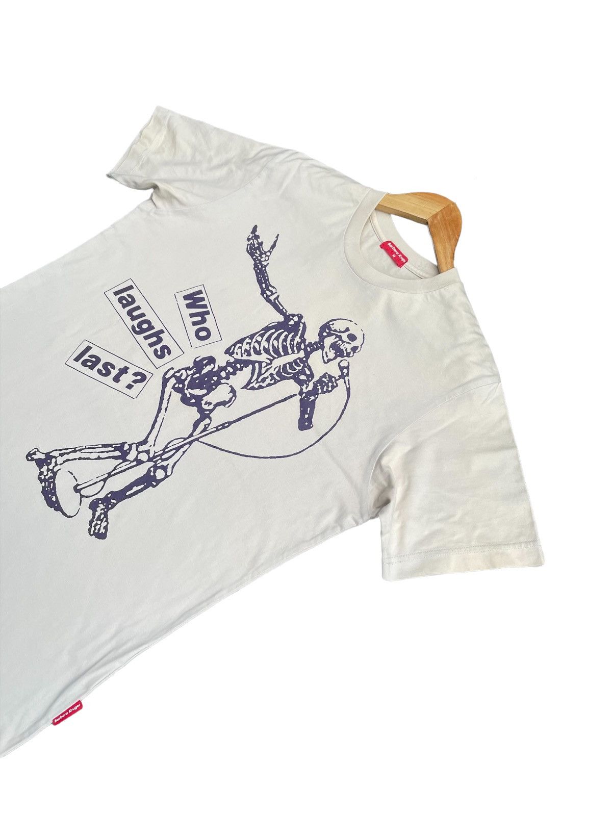 Barbara Kruger × Uniqlo × Vintage Vintage Barbara Kruger Who Laughs Last Tshirt Size US M / EU 48-50 / 2 - 4 Thumbnail