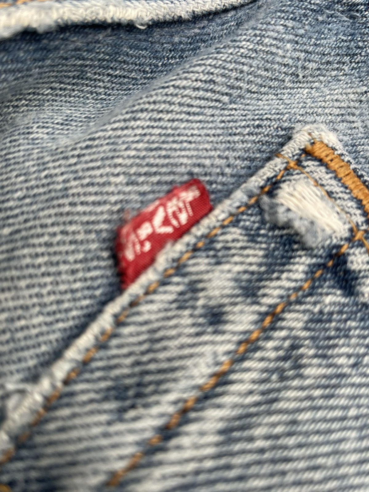 Levi's × Vintage Vintage 1997 Levis 501 e Distresed Denim Size US 31 - 14 Thumbnail