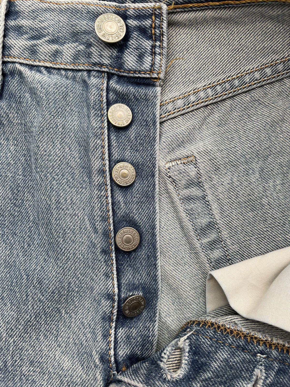 Levi's × Vintage Vintage 1997 Levis 501 e Distresed Denim Size US 31 - 21 Thumbnail